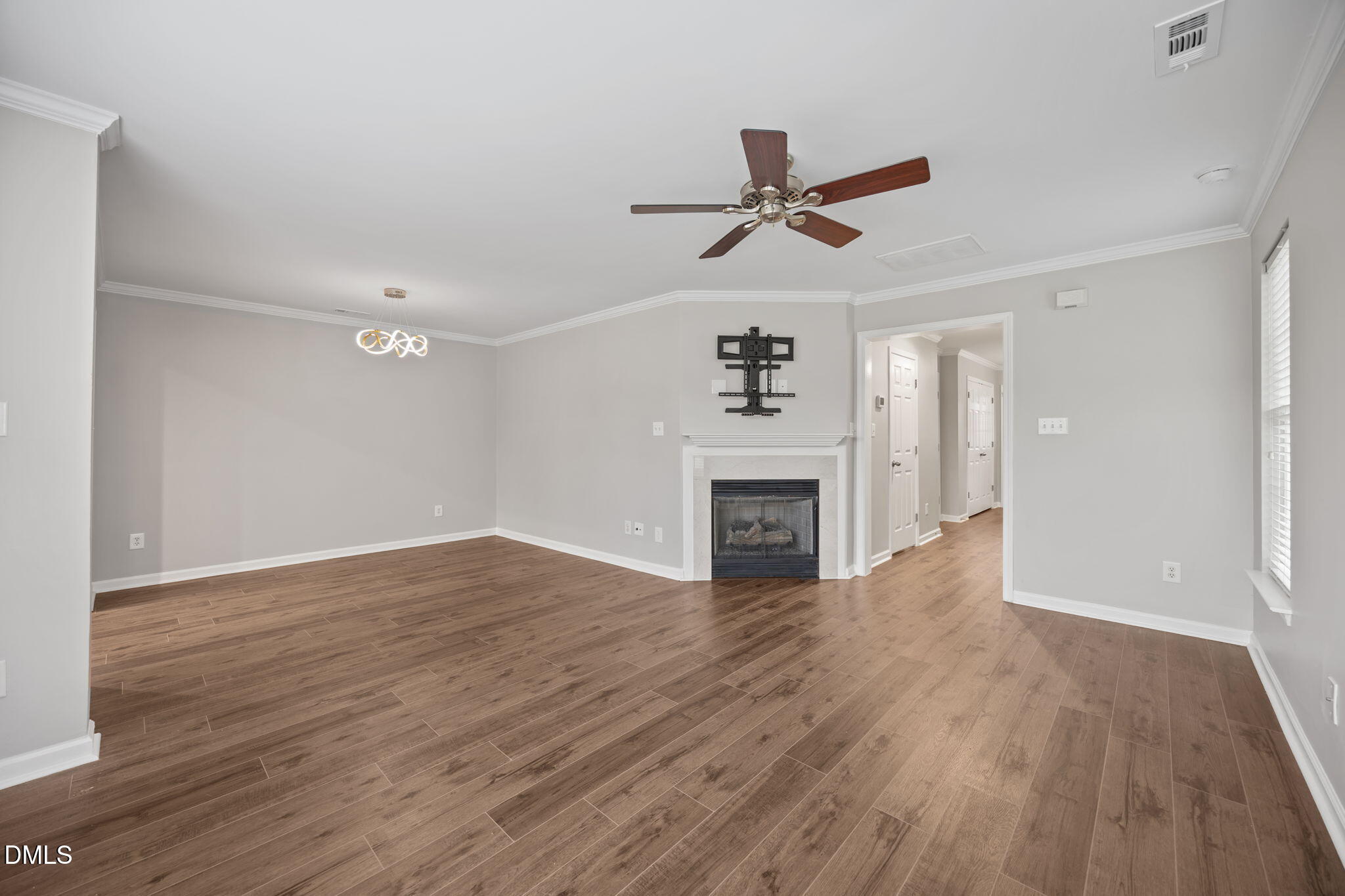 9815 Grettle Court Property Photo 6