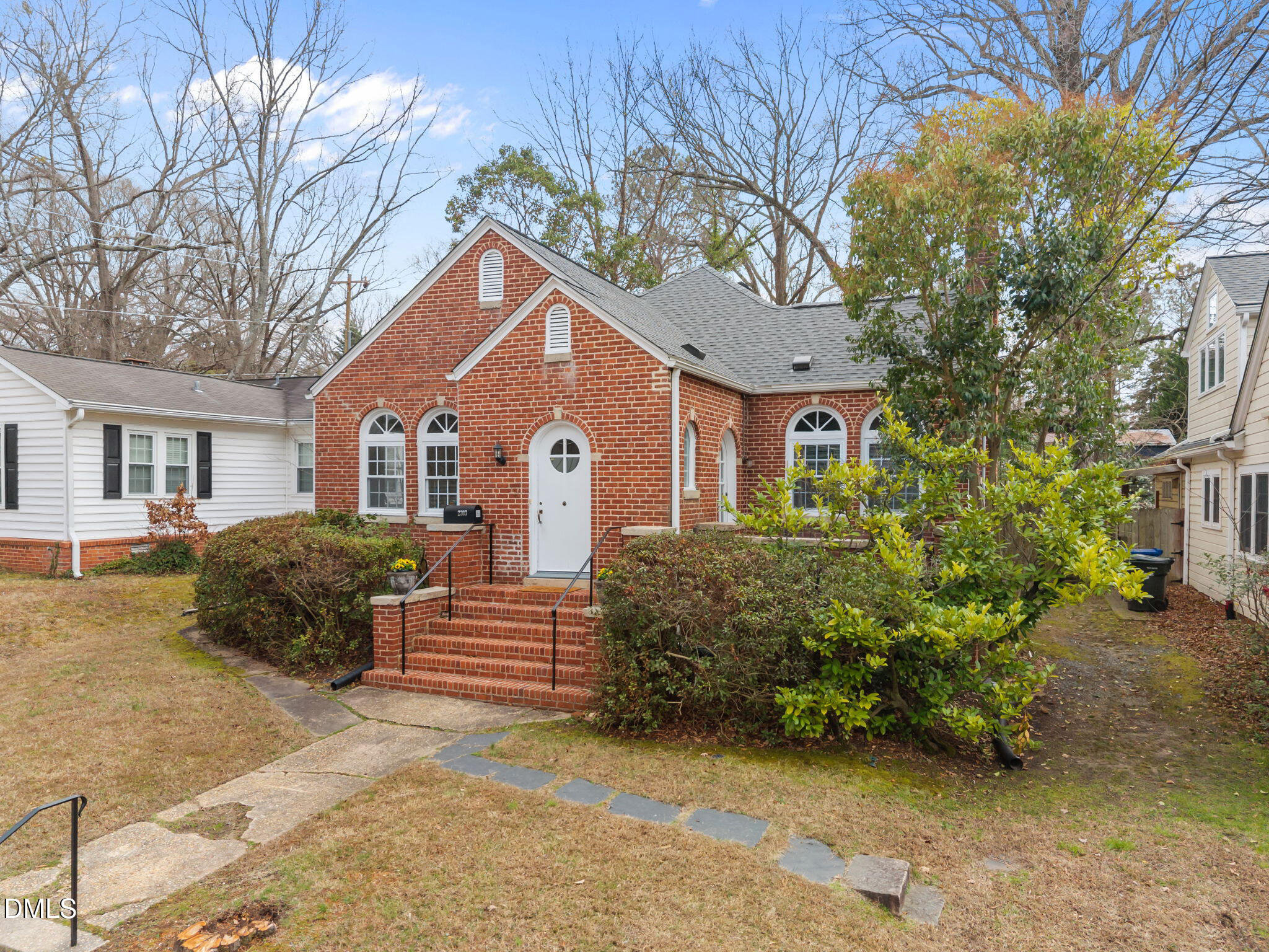 2303 Englewood Avenue Property Photo 4