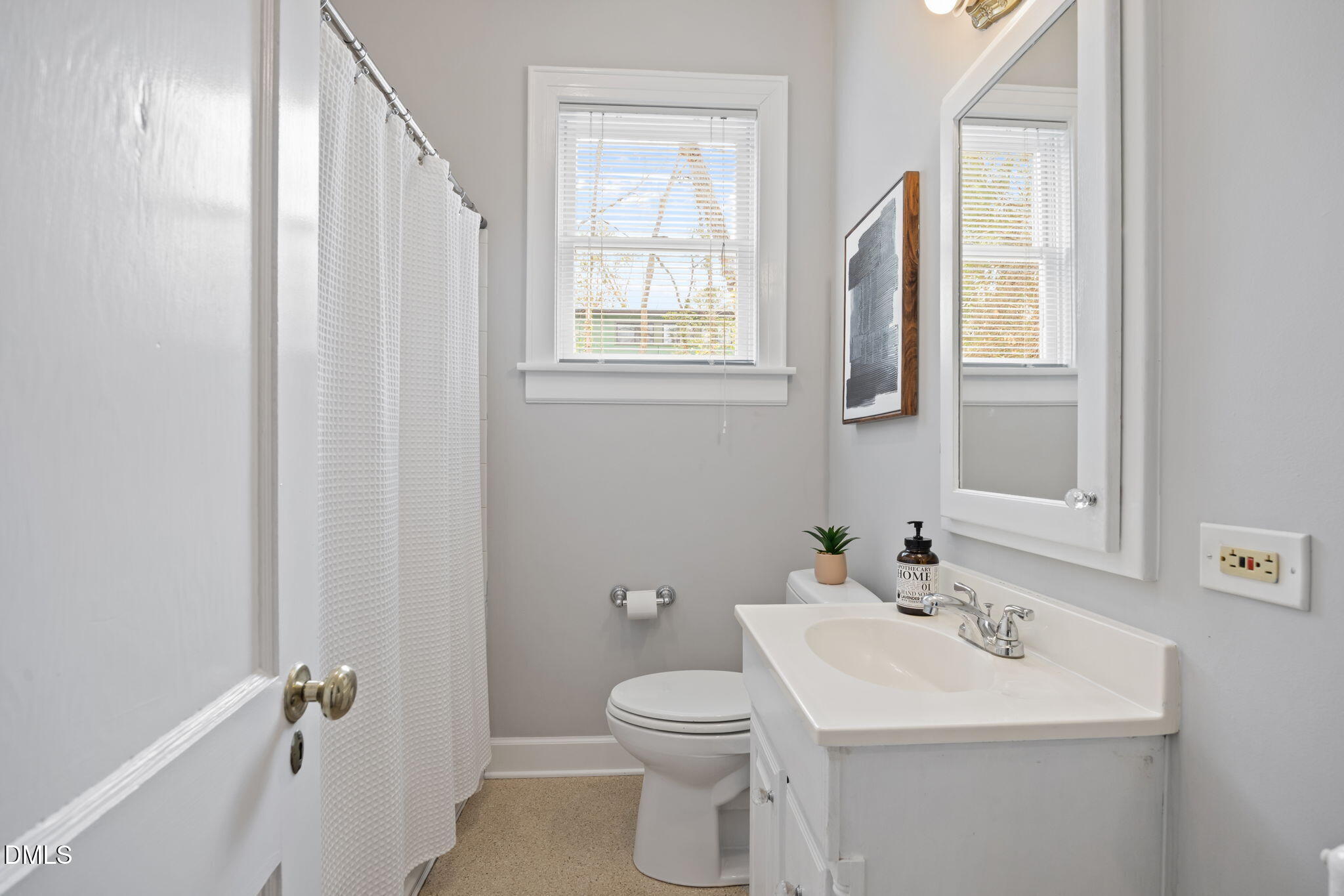 2303 Englewood Avenue Property Photo 20