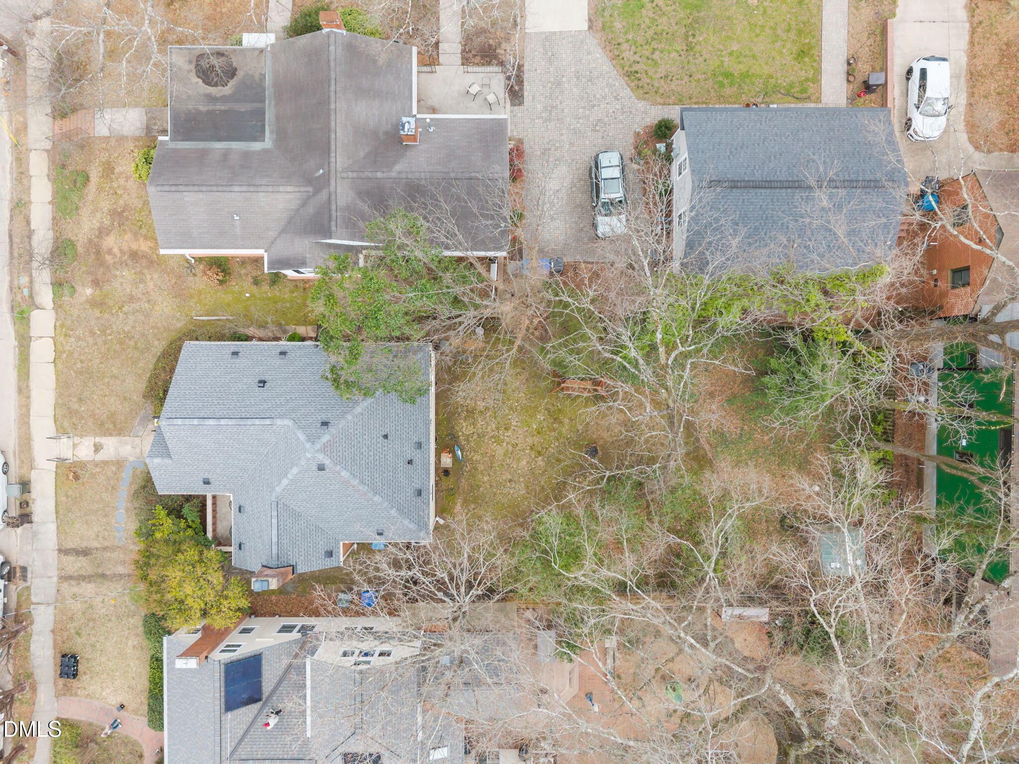 2303 Englewood Avenue Property Photo 25