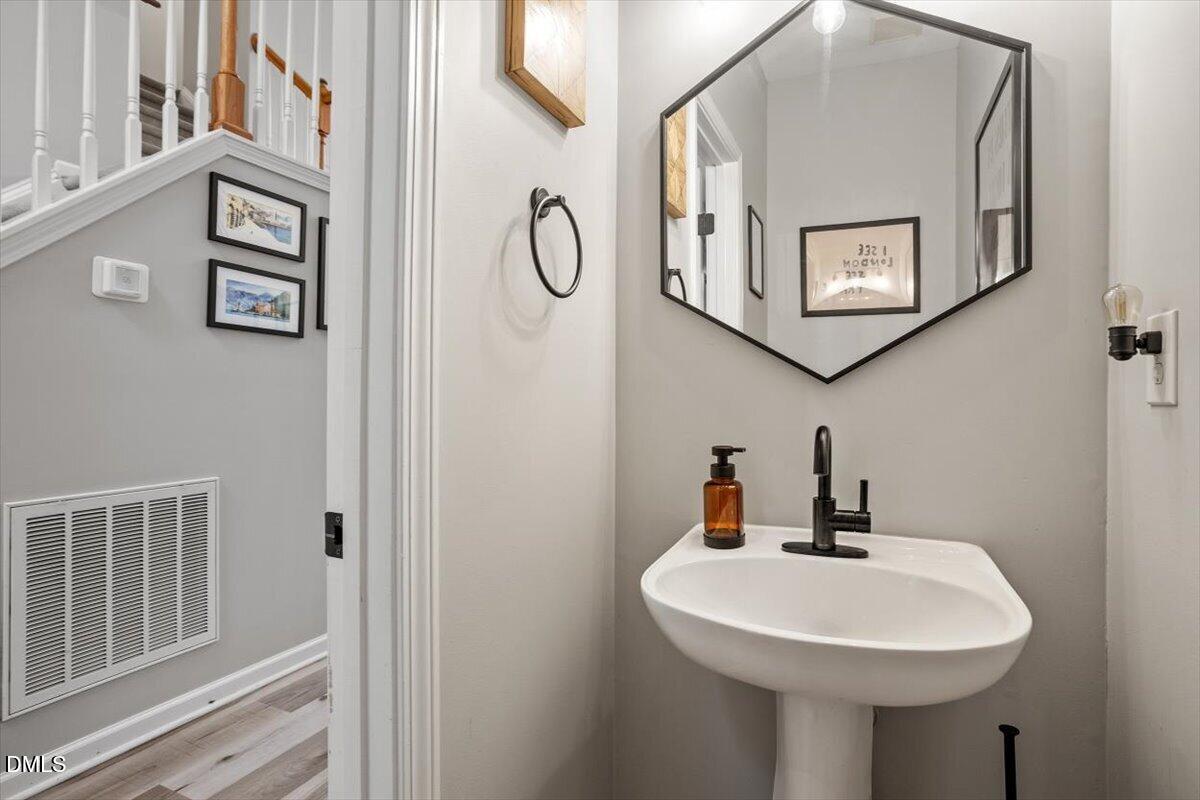 2925 Carriage Meadows Drive Property Photo 2
