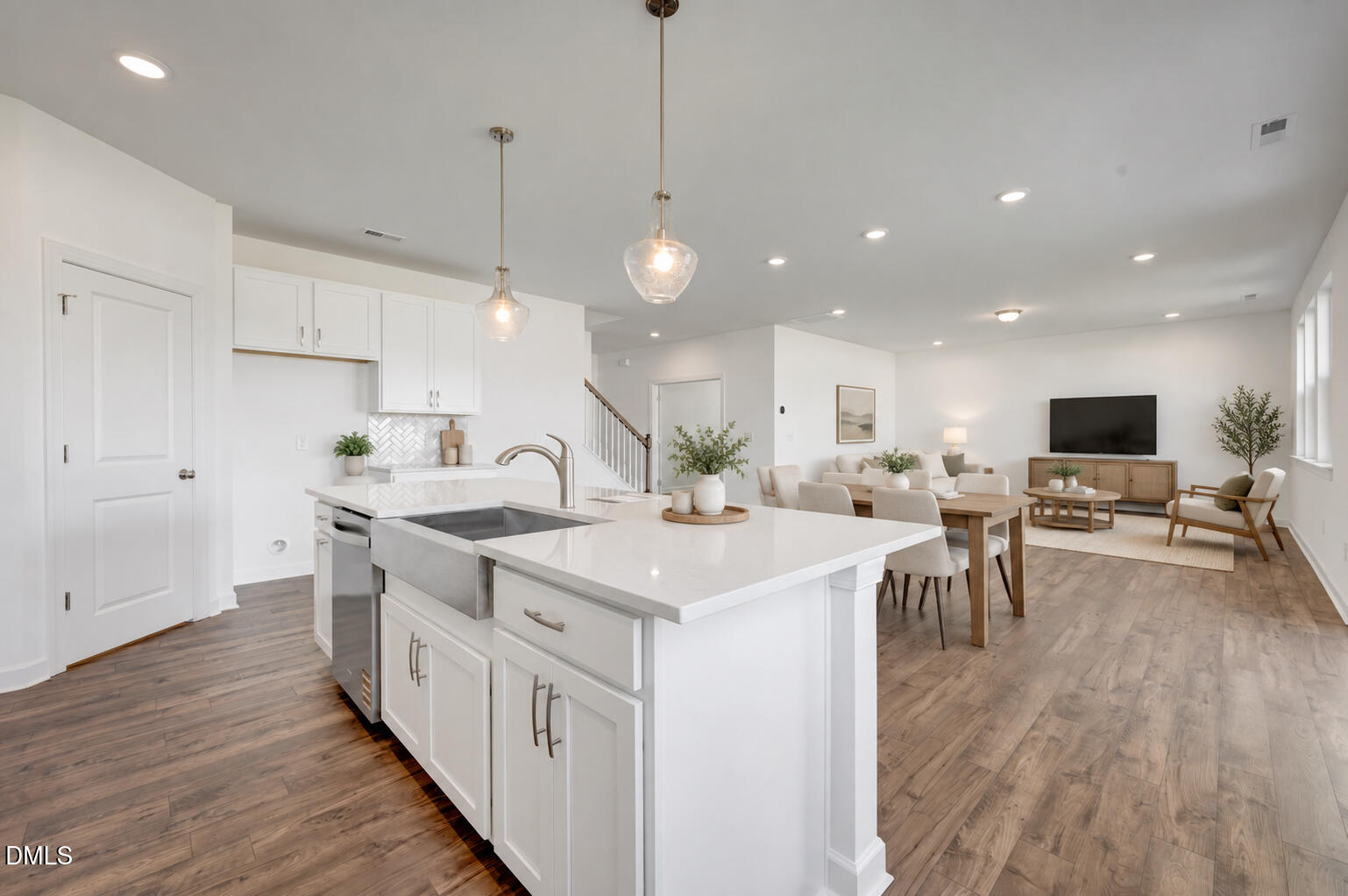256 Yellow River Way Property Photo 8