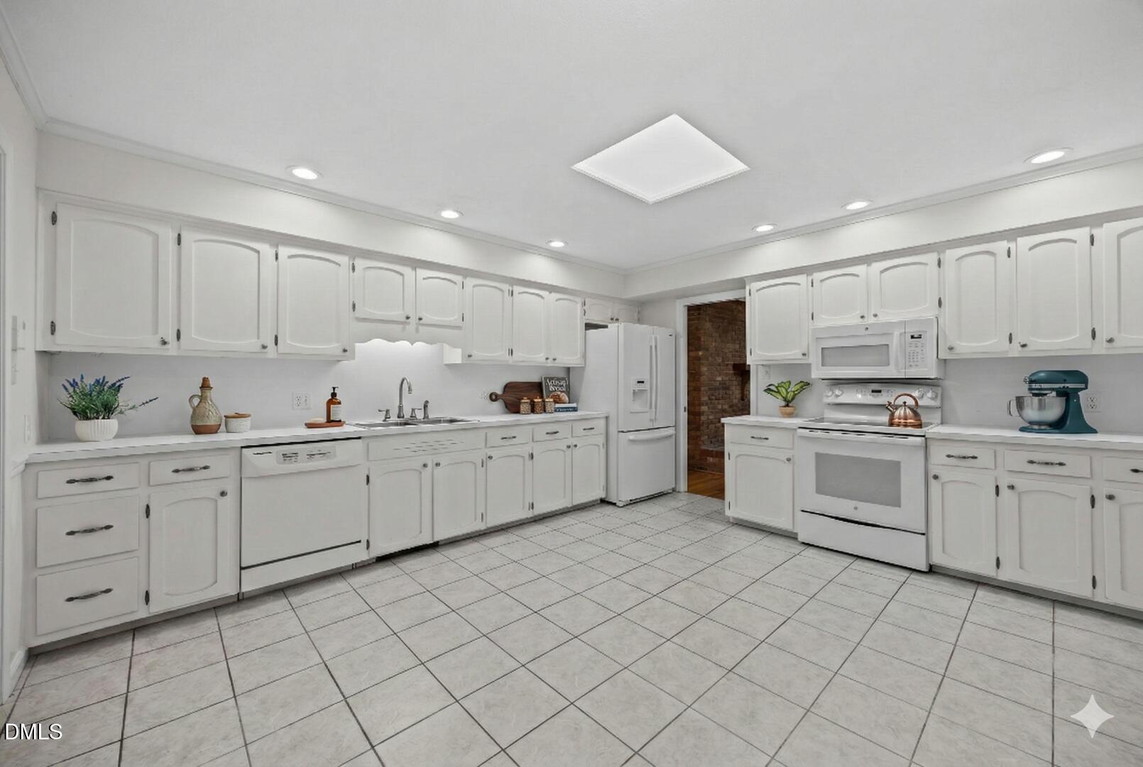 4300 Edgehill Court Property Photo 11