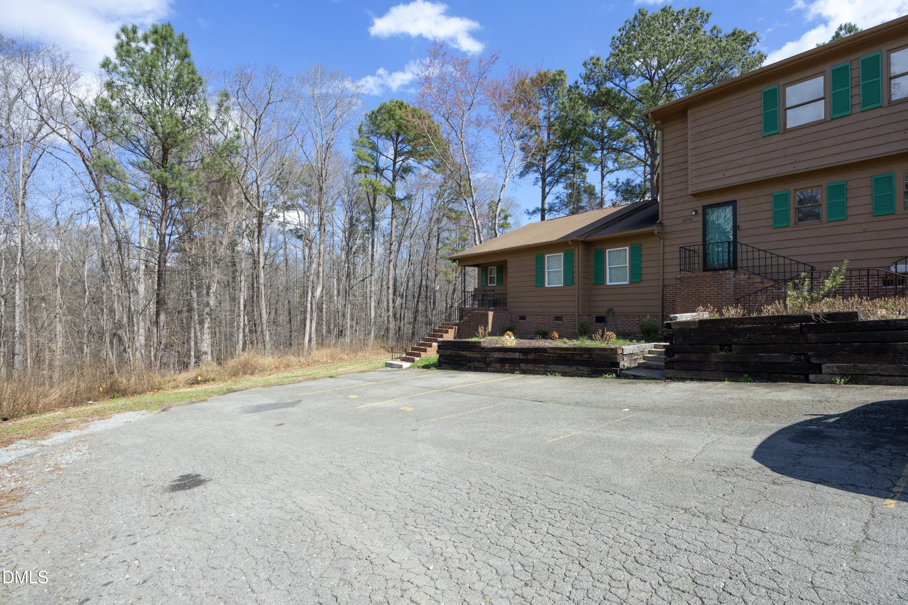 806 Kendall Drive 502 Property Photo 3