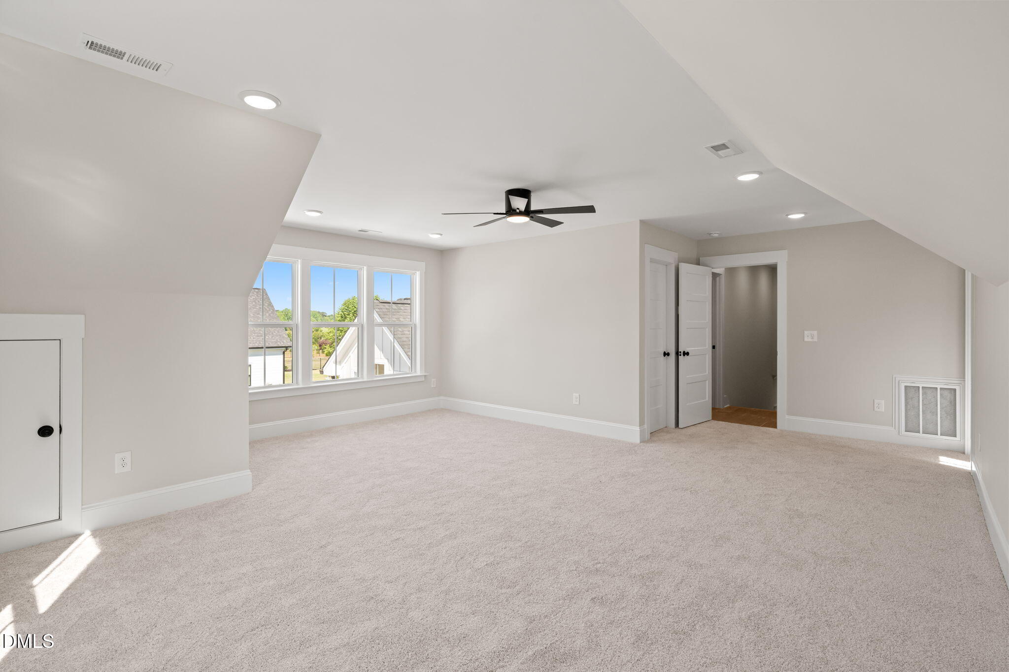 85 Constitution Avenue Property Photo 38