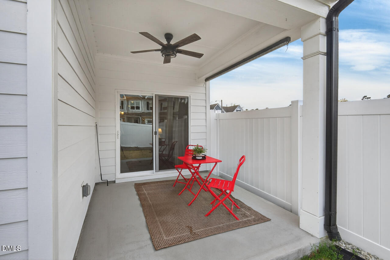 1024 Heartstone Way Property Photo 24