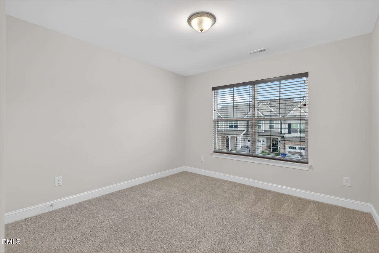 1024 Heartstone Way Property Photo 37