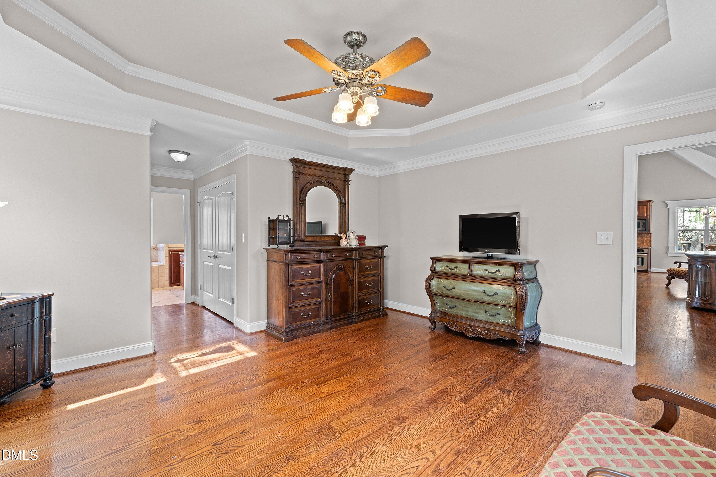 89 New Castle Court Property Photo 23