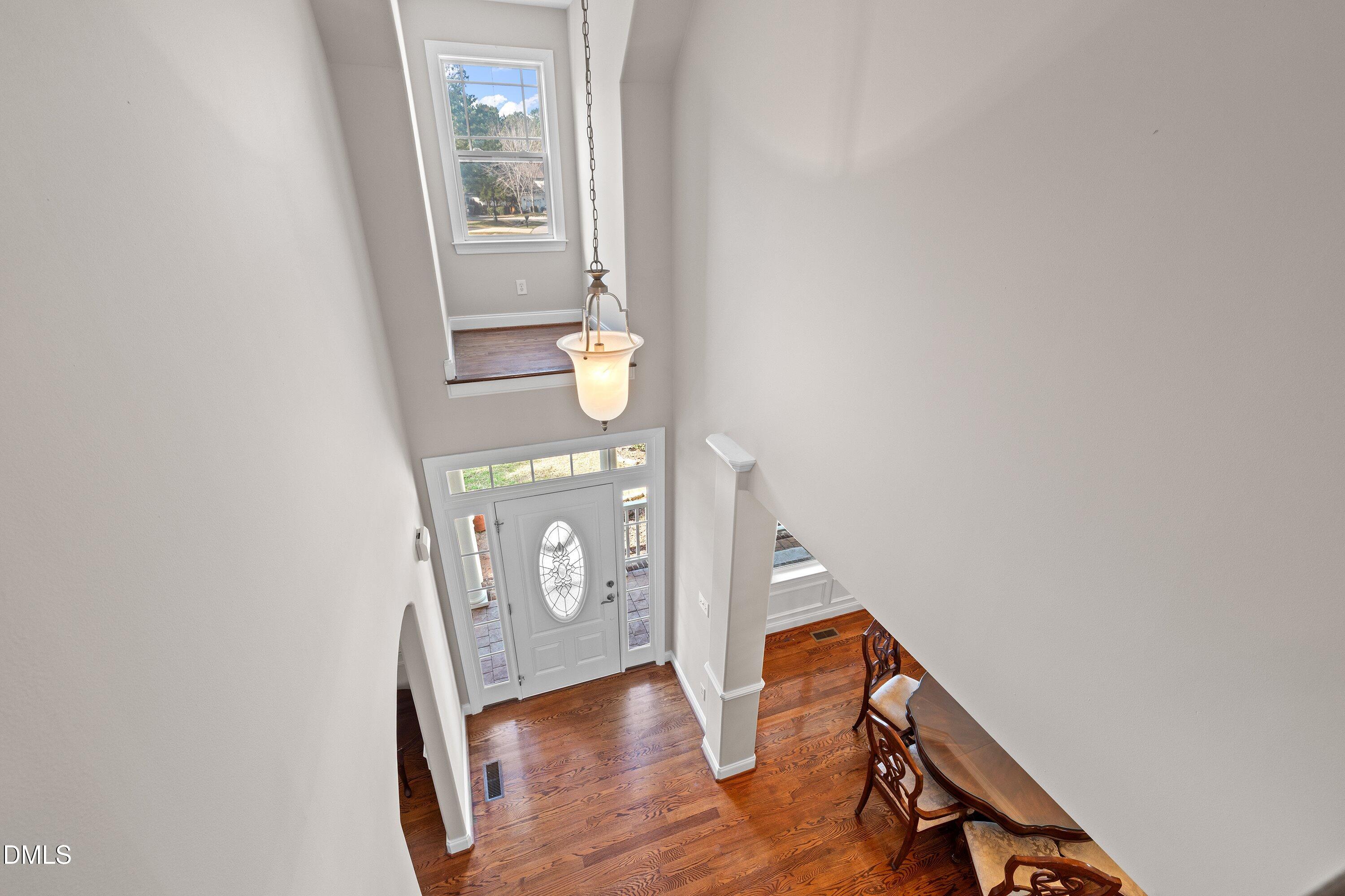89 New Castle Court Property Photo 31