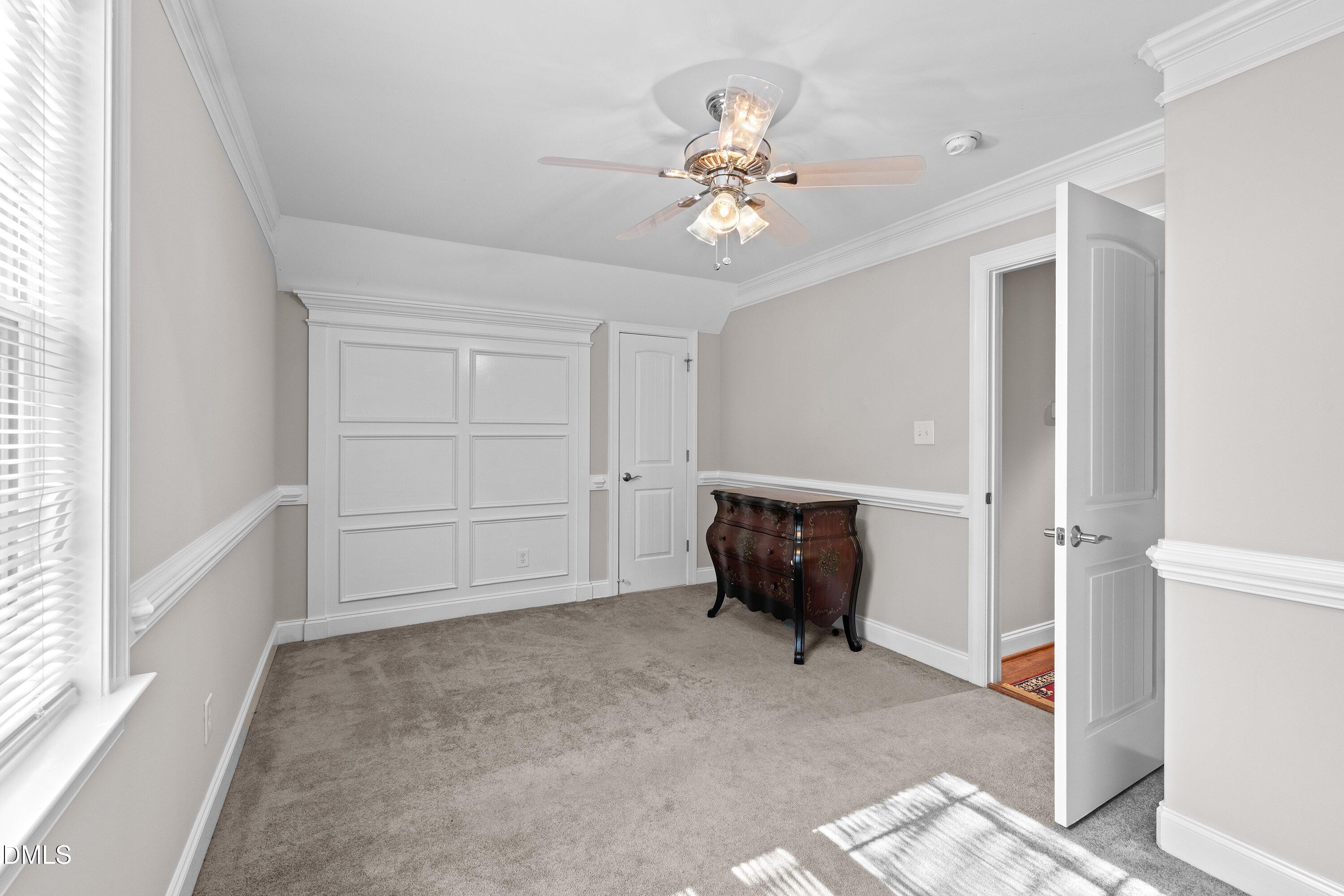 89 New Castle Court Property Photo 34