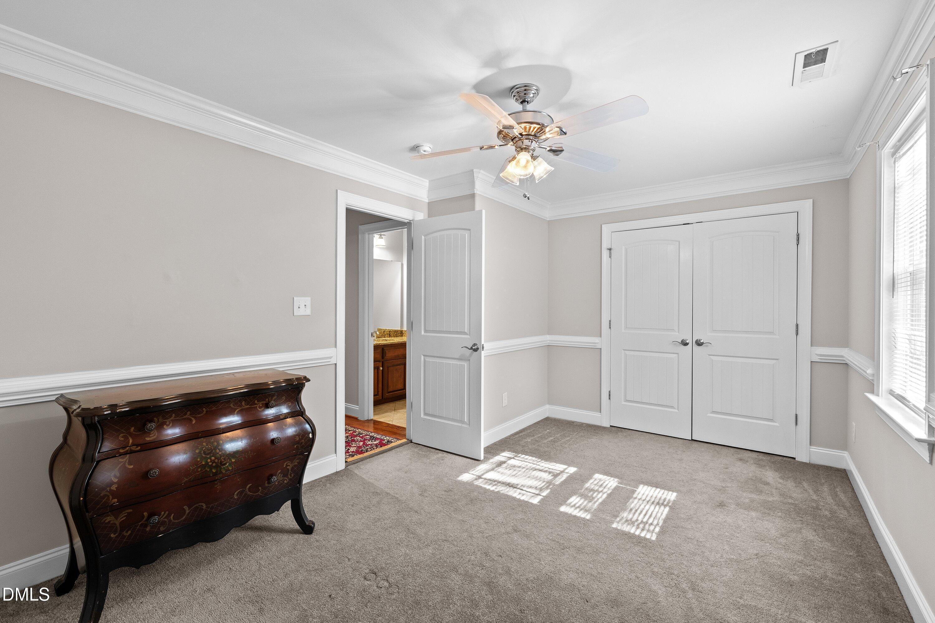 89 New Castle Court Property Photo 35