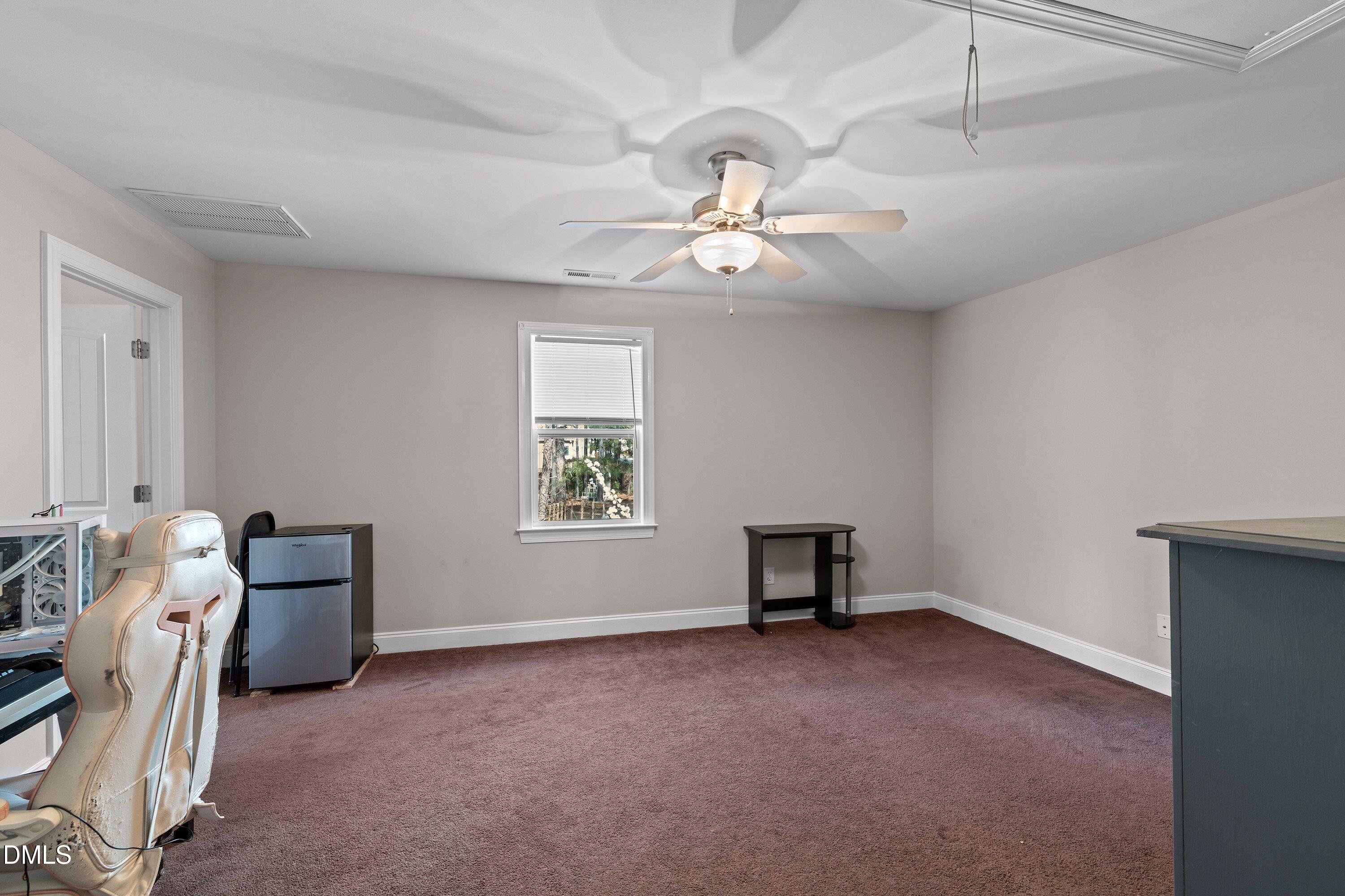 89 New Castle Court Property Photo 42