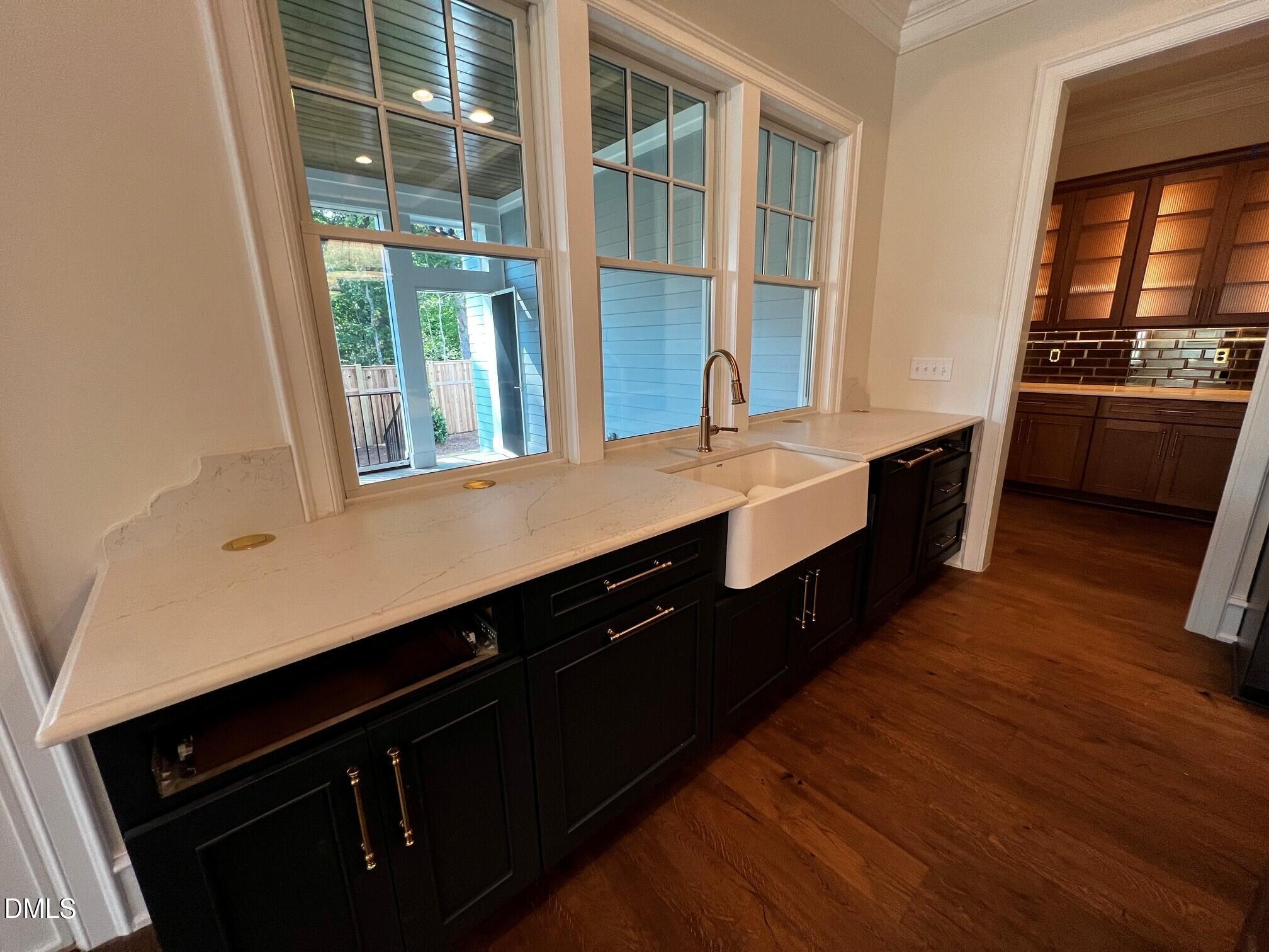 1100 Oldfourth Lane Property Photo 17