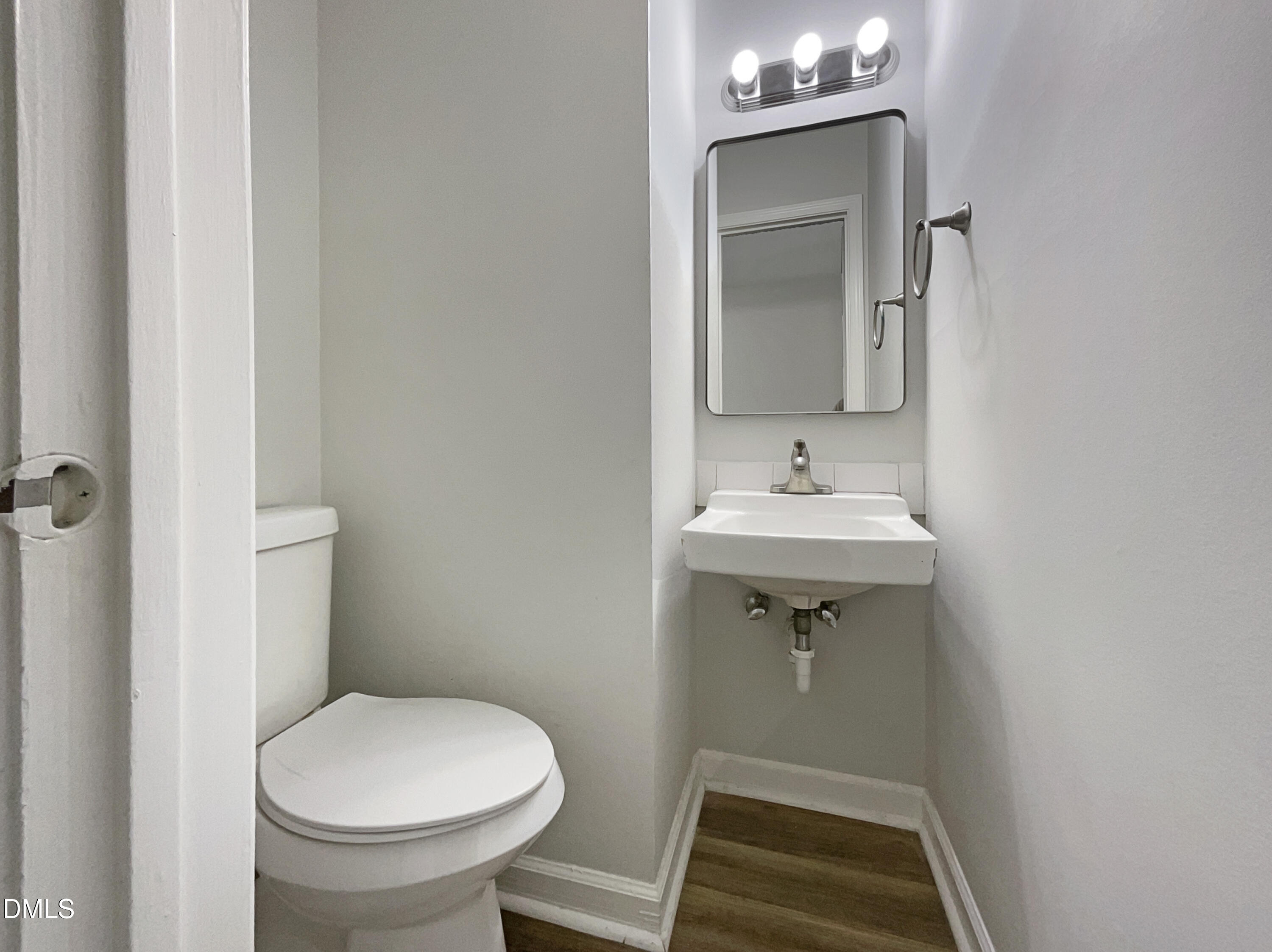 3737 Jamestown Circle Property Photo 6