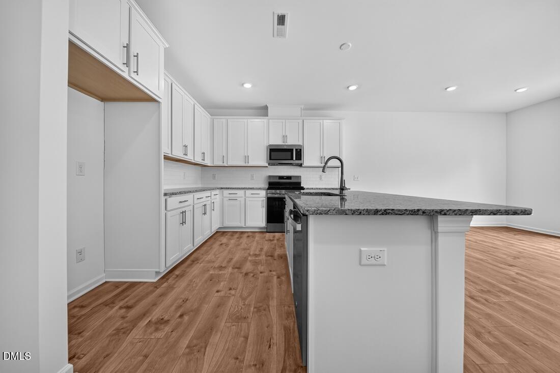 335 Sweetbay Tree Drive Property Photo 3