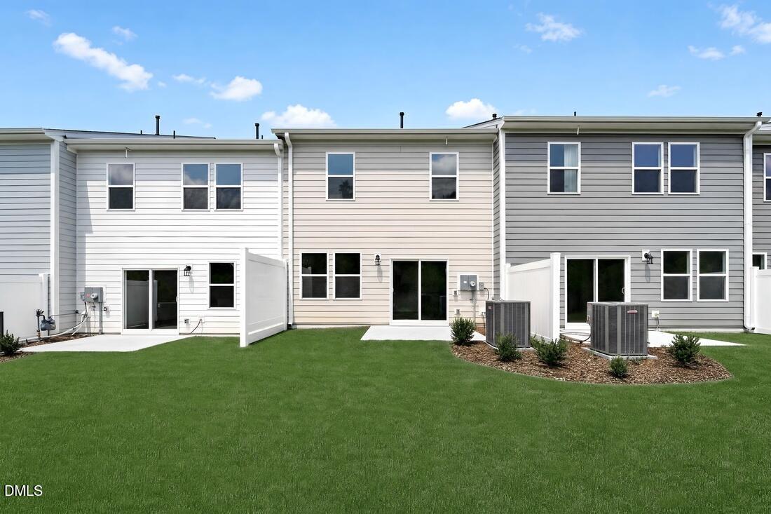335 Sweetbay Tree Drive Property Photo 18