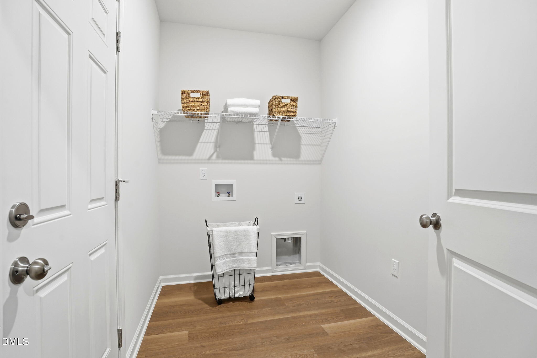 9043 Phoenix Court Property Photo 28