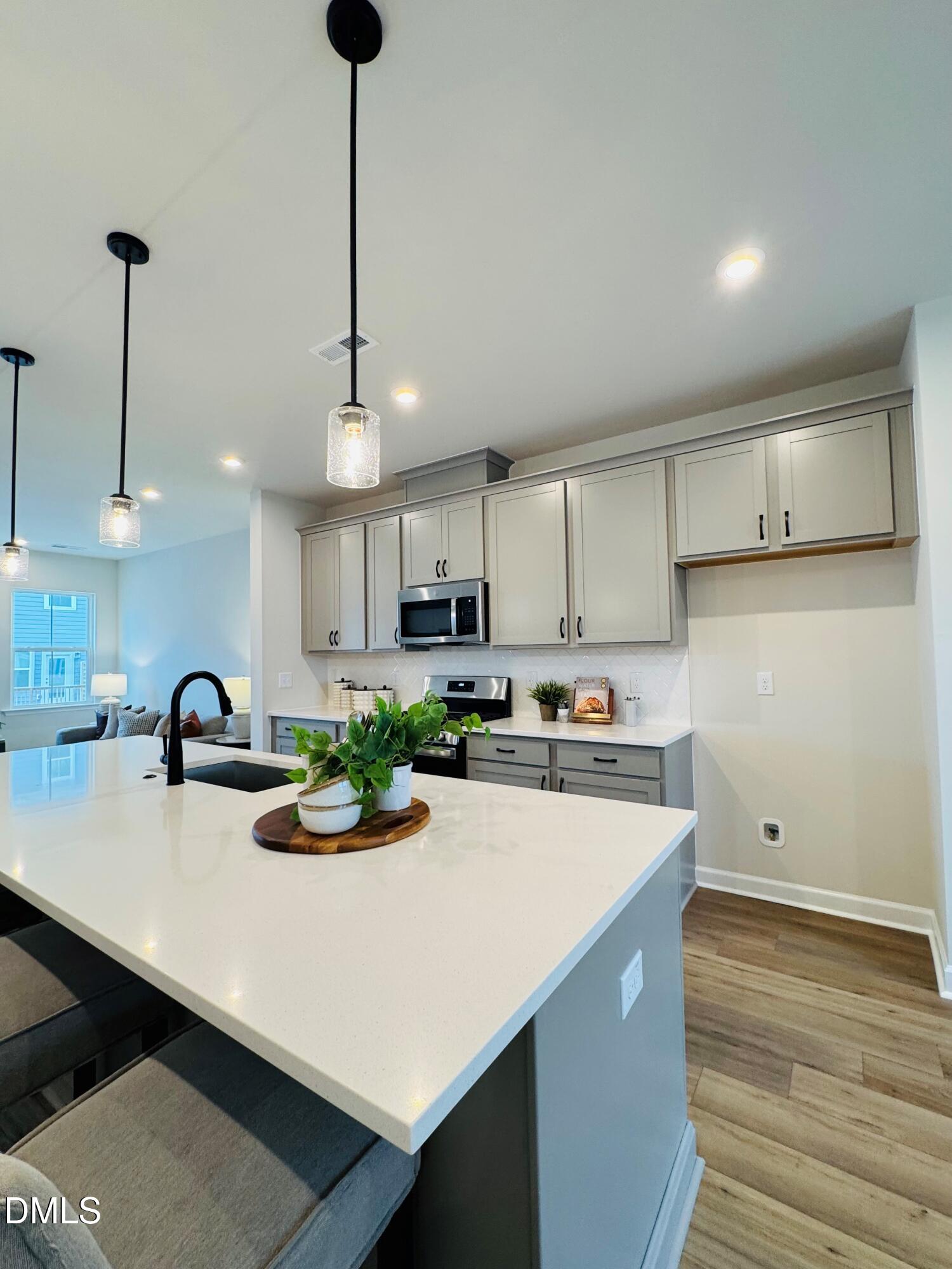 706 Hyperion Alley Property Photo 7