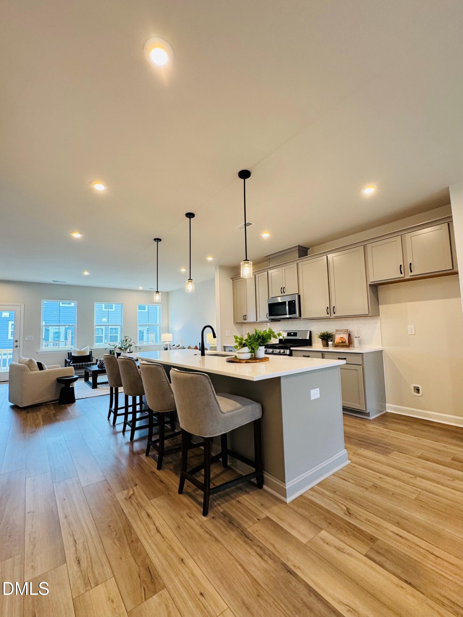 706 Hyperion Alley Property Photo 8