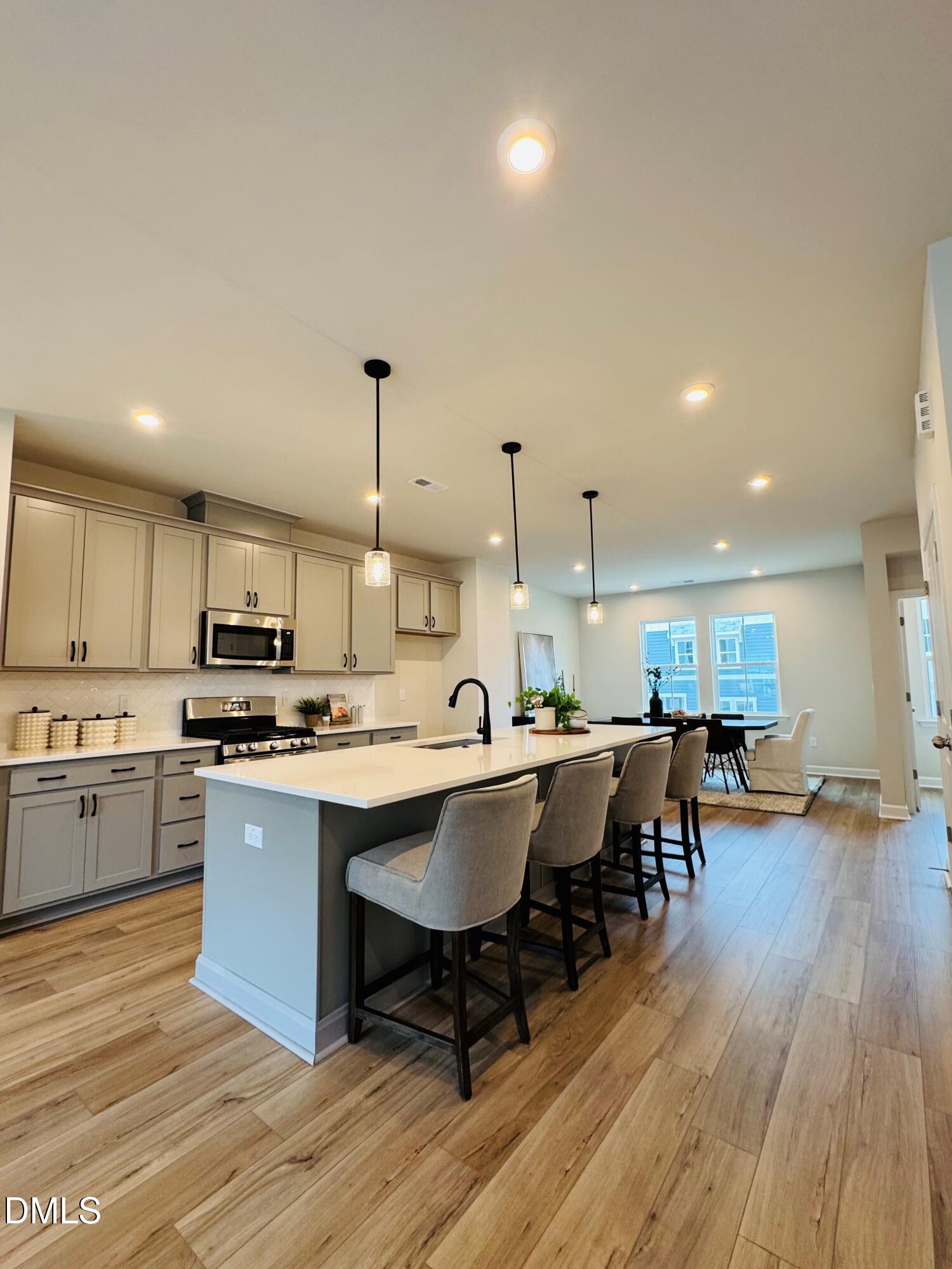 706 Hyperion Alley Property Photo 9