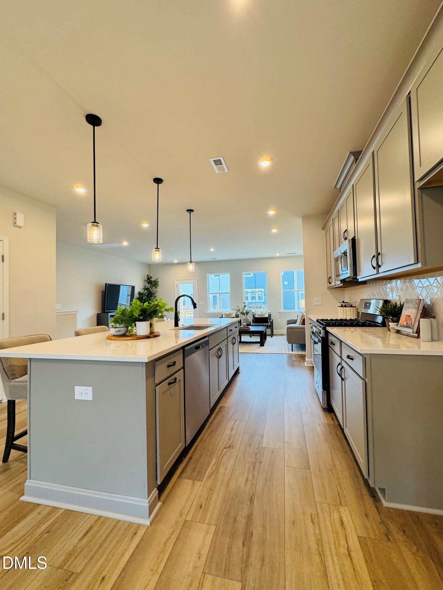 706 Hyperion Alley Property Photo 10