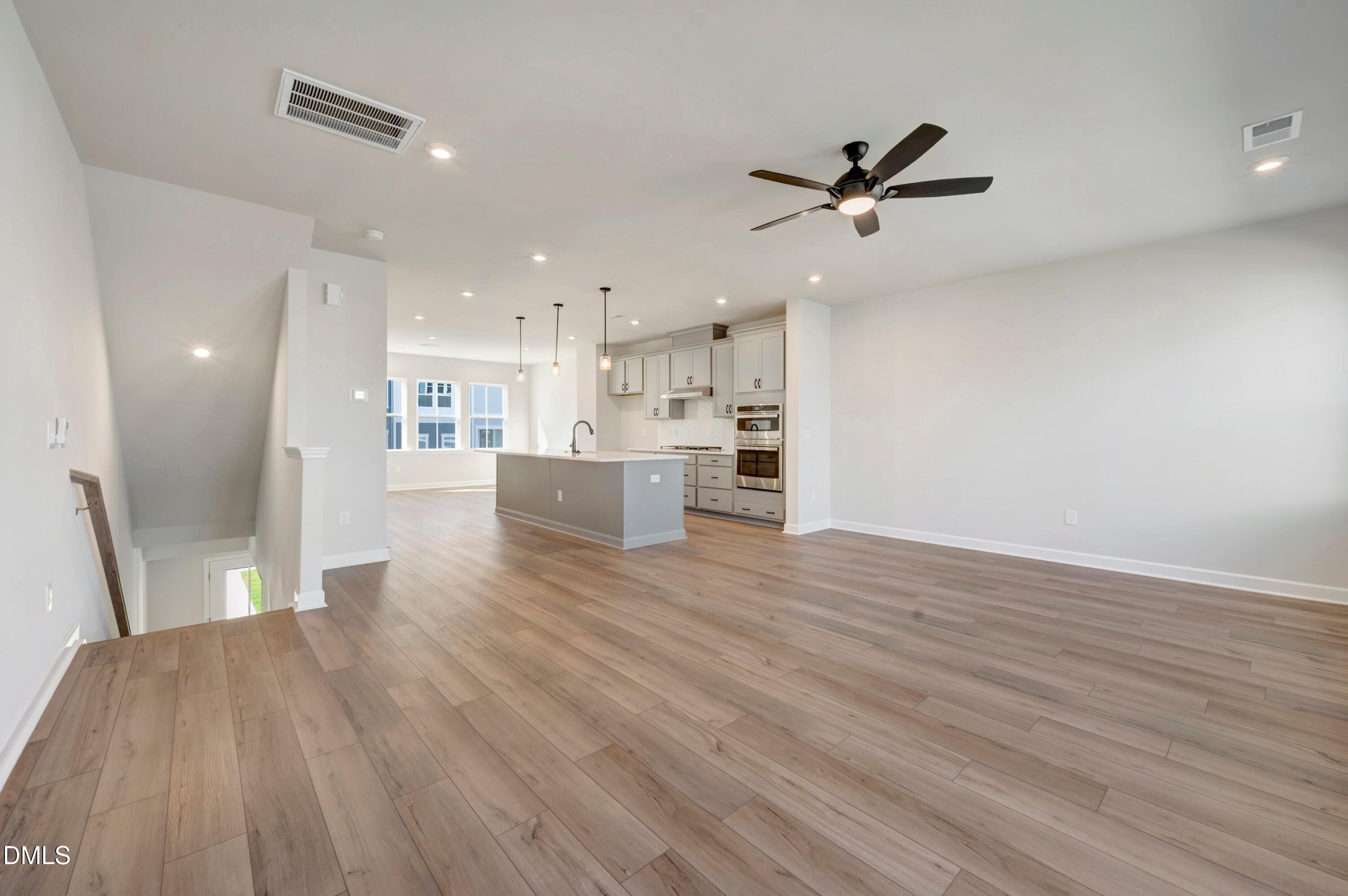 706 Hyperion Alley Property Photo 10