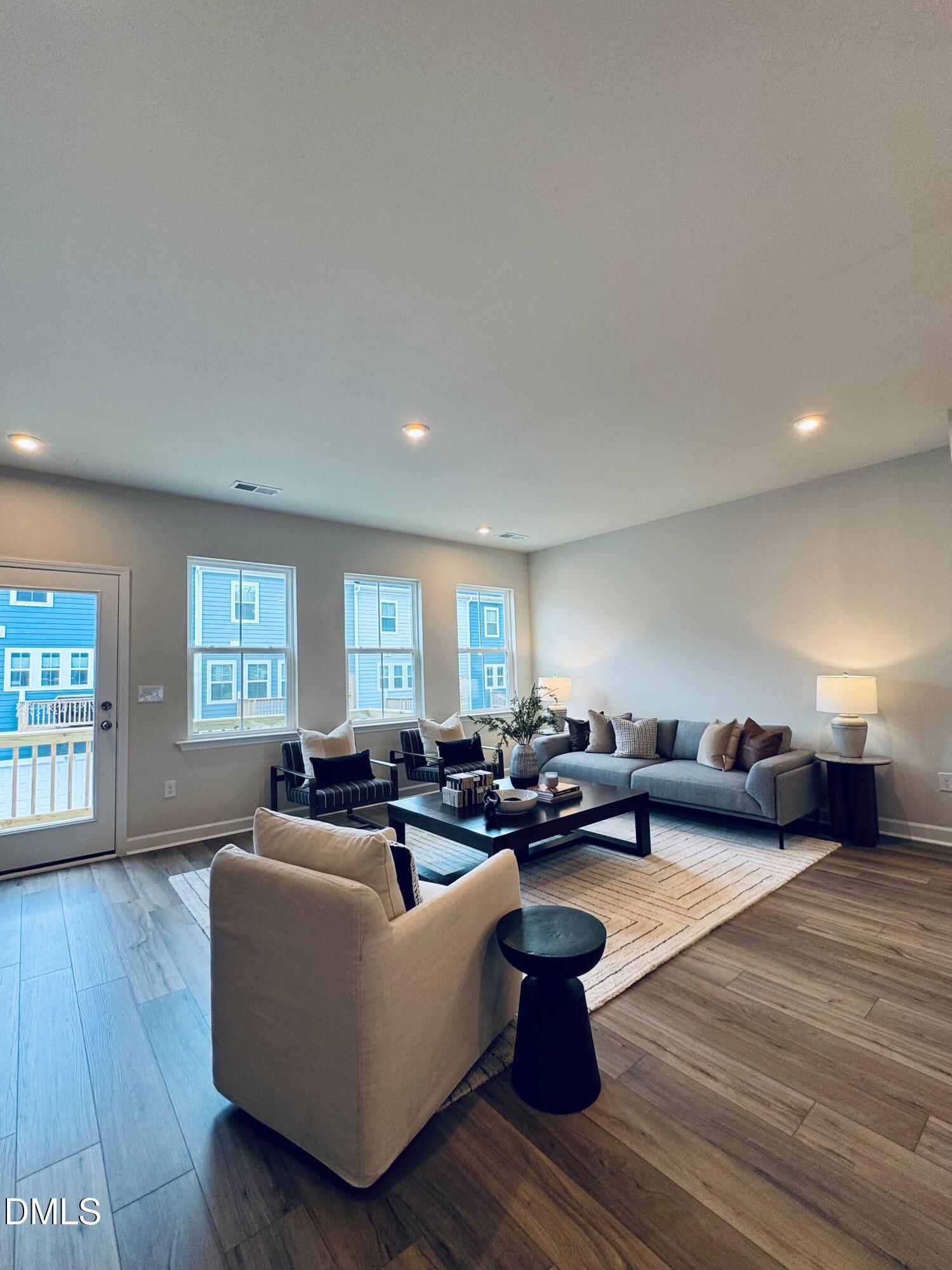 706 Hyperion Alley Property Photo 14