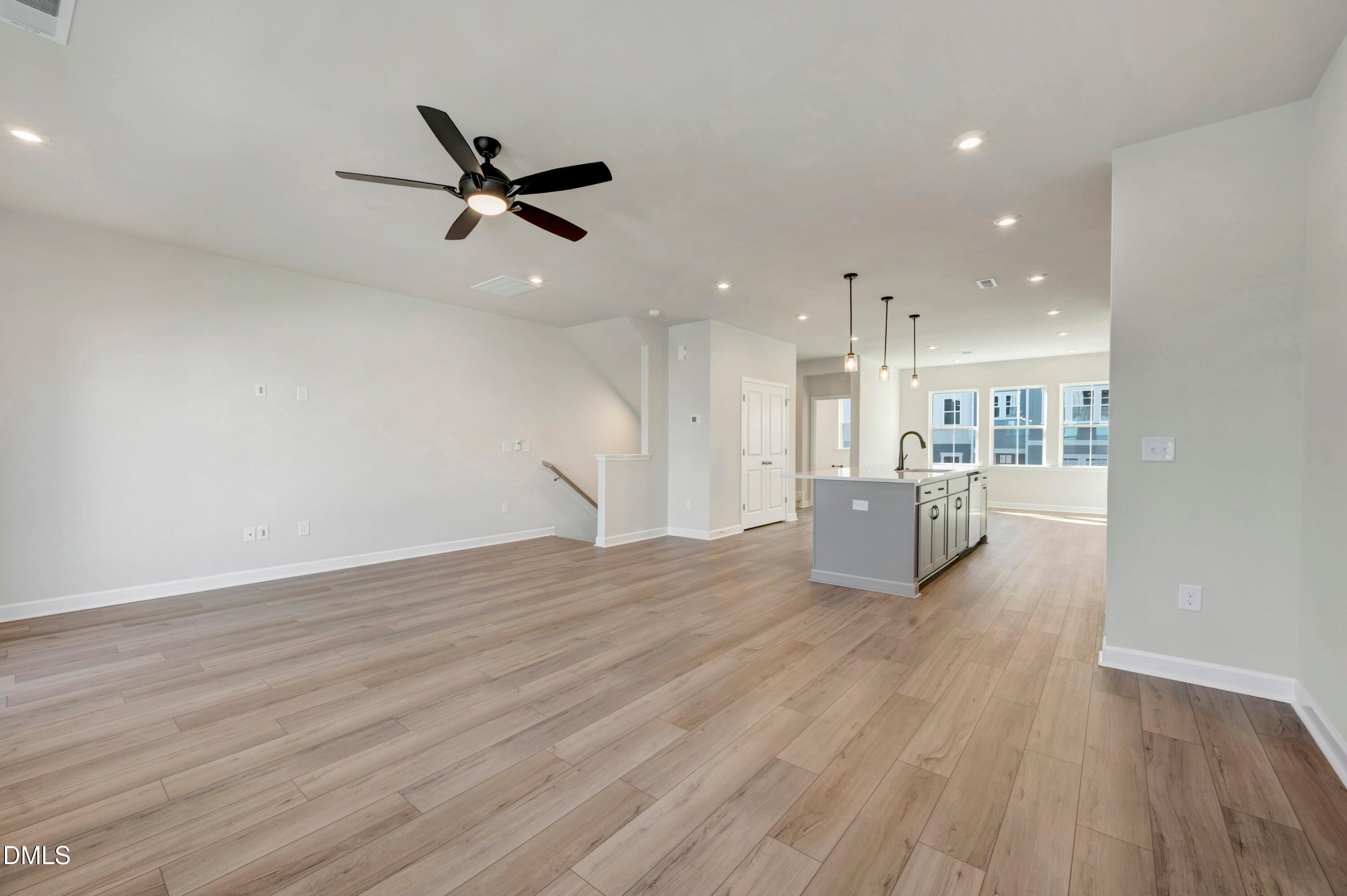 706 Hyperion Alley Property Photo 14