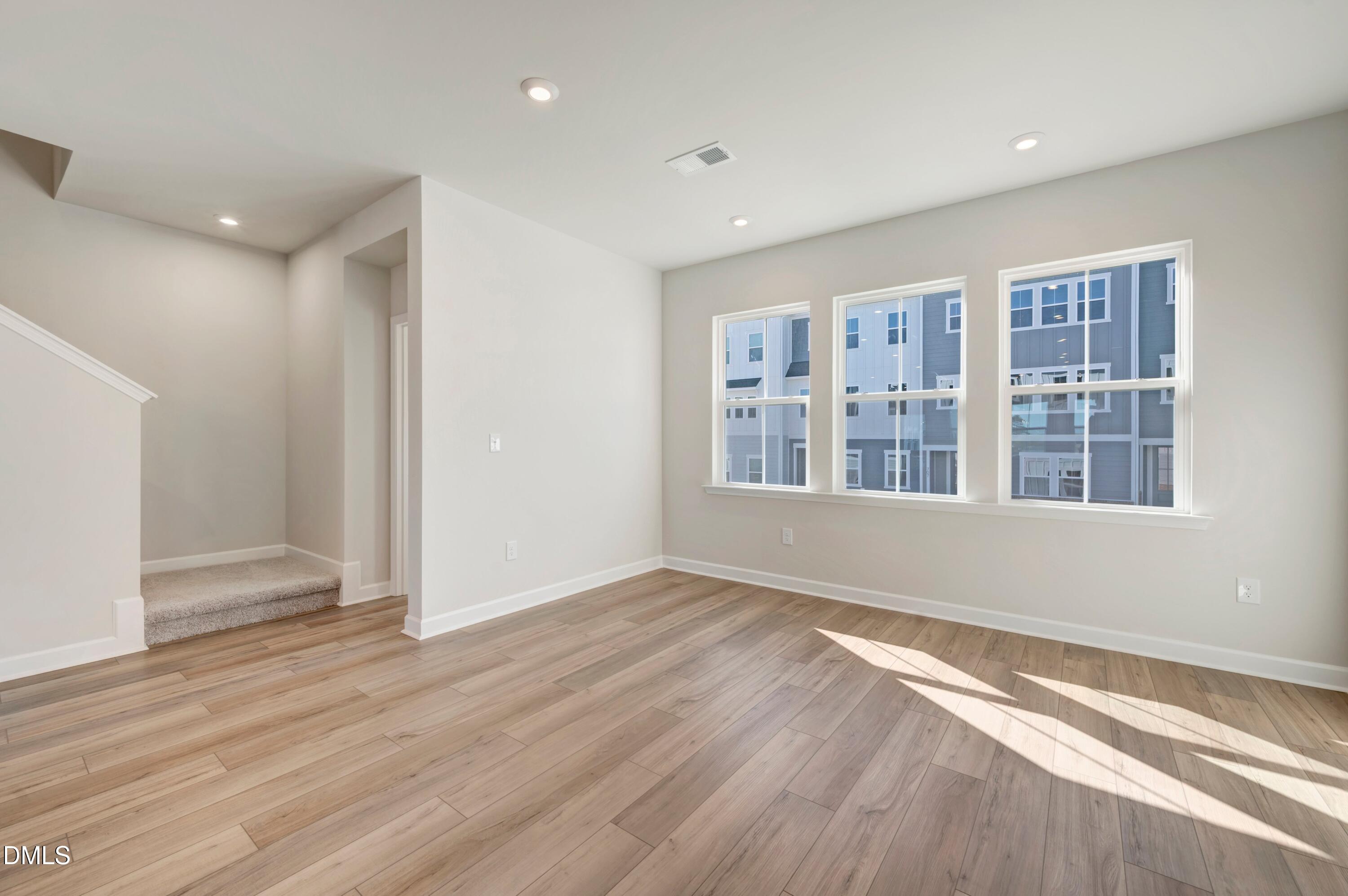 706 Hyperion Alley Property Photo 17