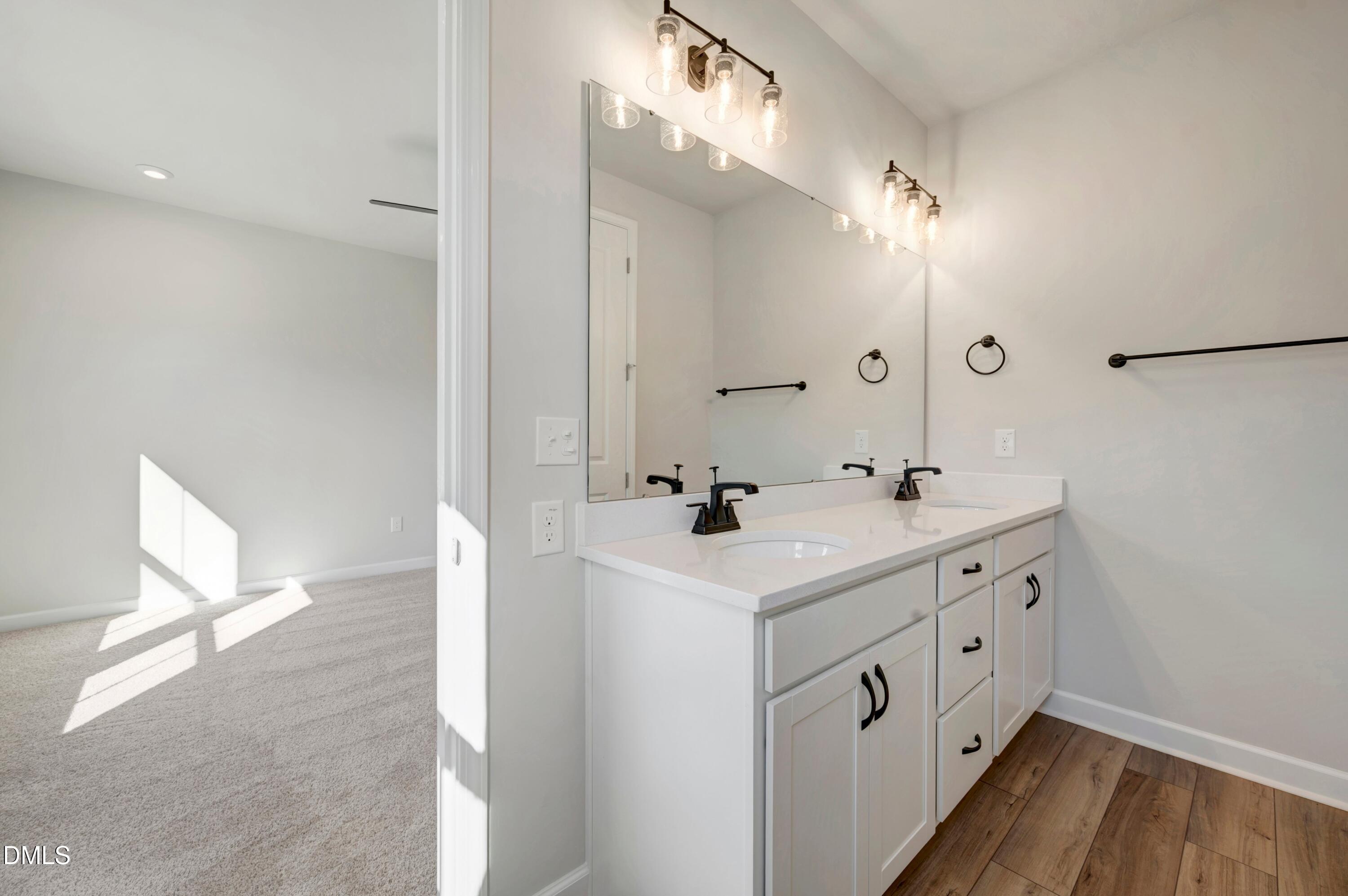 706 Hyperion Alley Property Photo 33