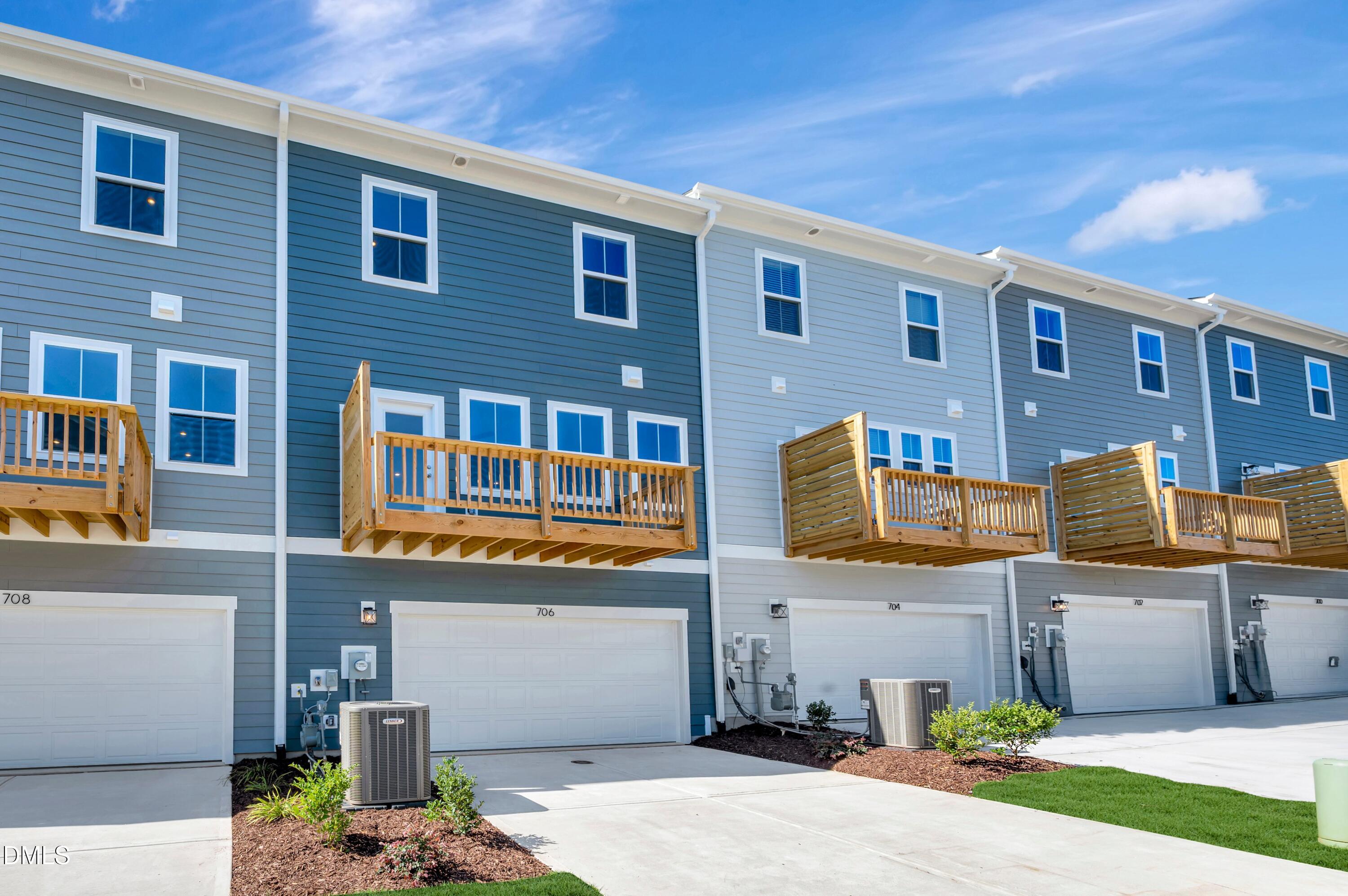 706 Hyperion Alley Property Photo 46