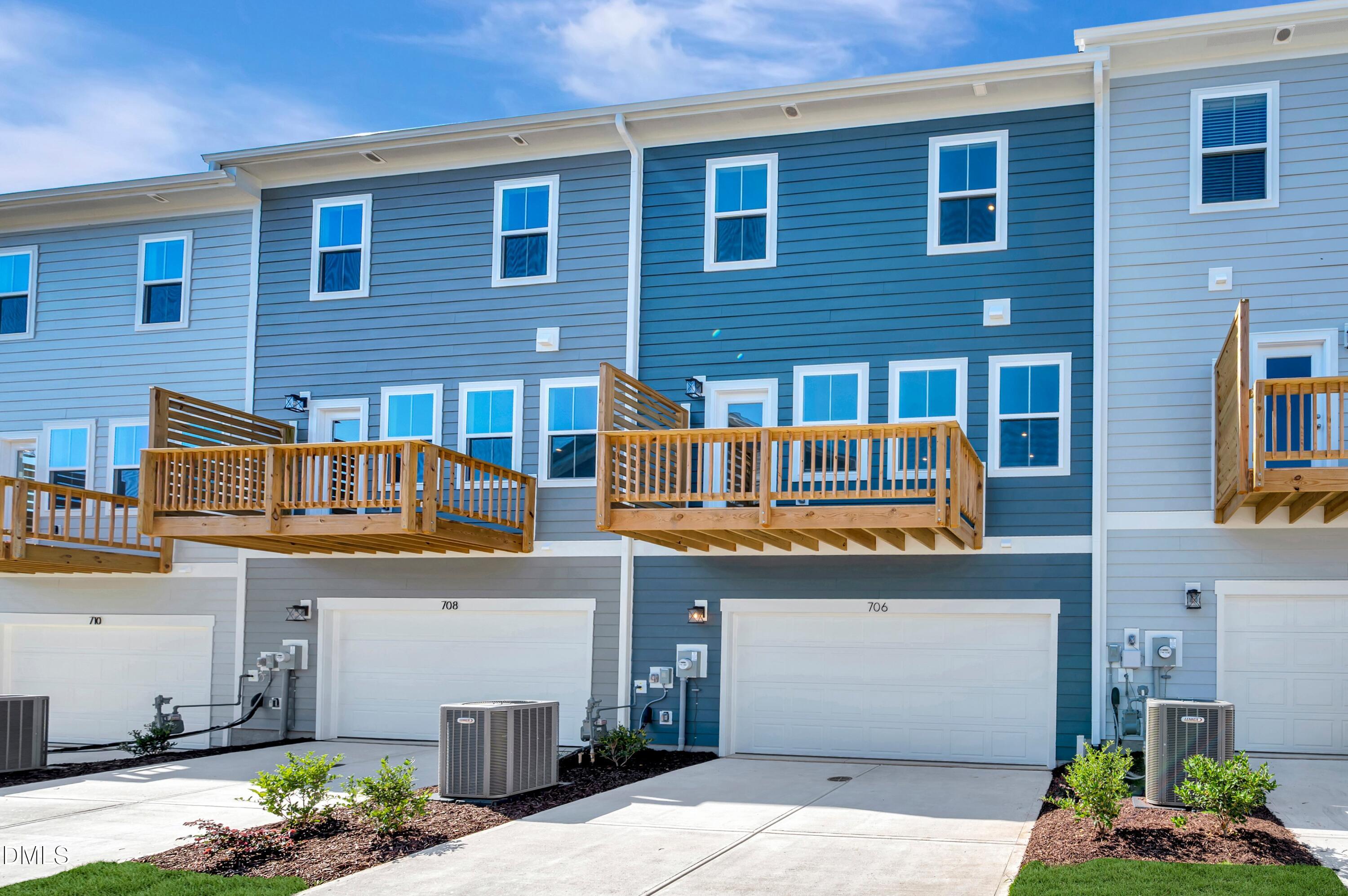 706 Hyperion Alley Property Photo 104