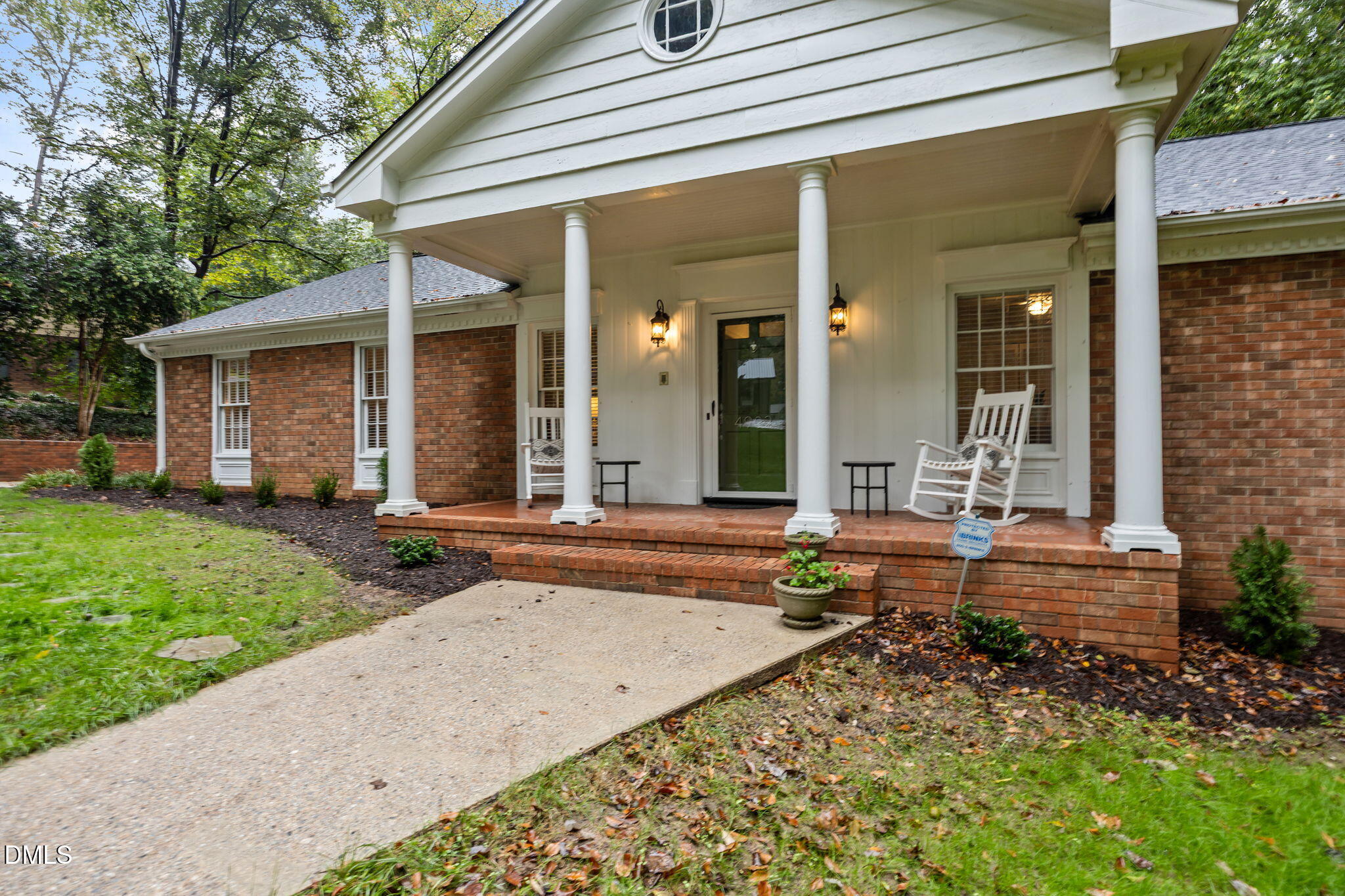4902 Carteret Drive Property Photo 2