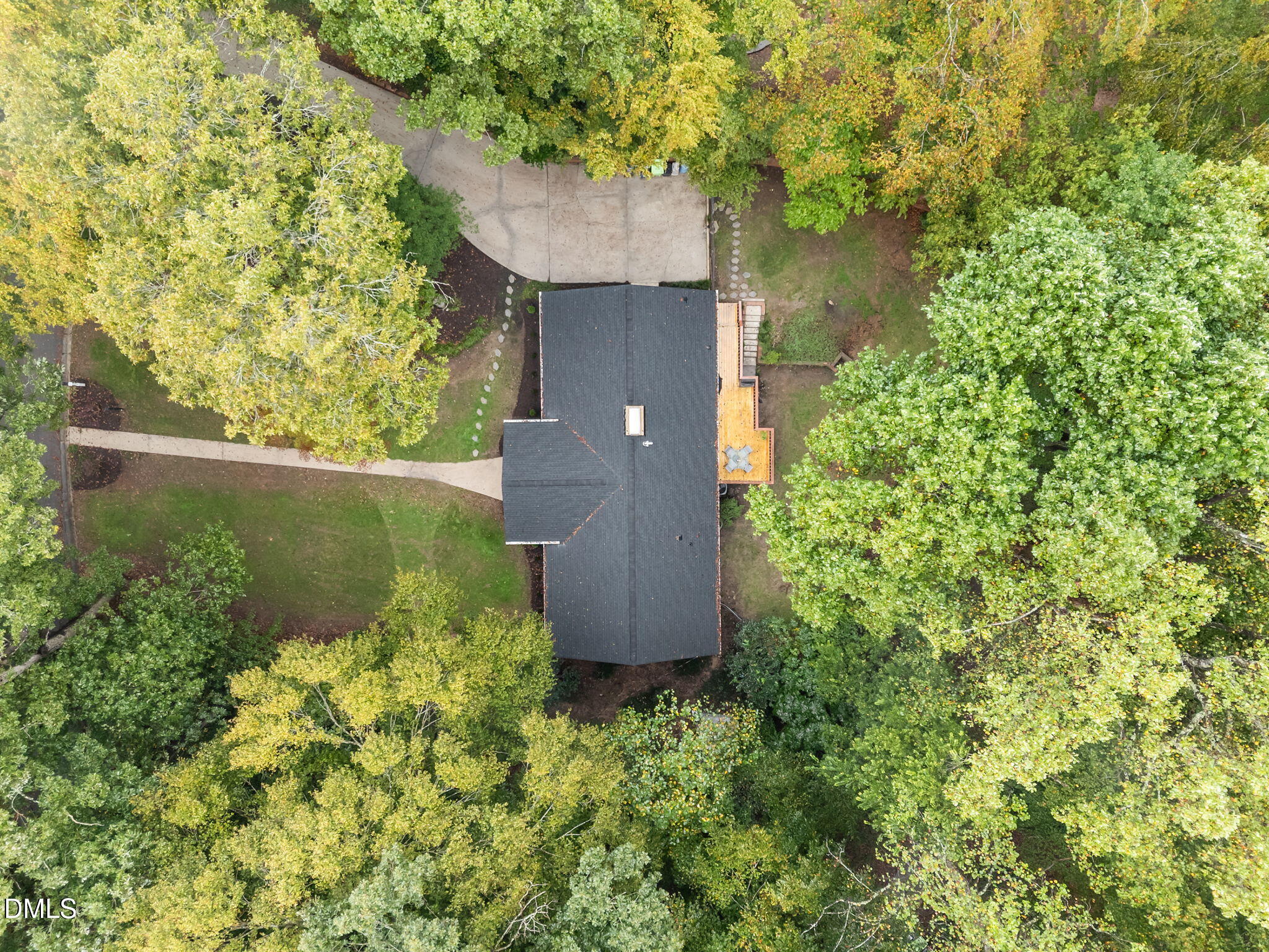 4902 Carteret Drive Property Photo 4