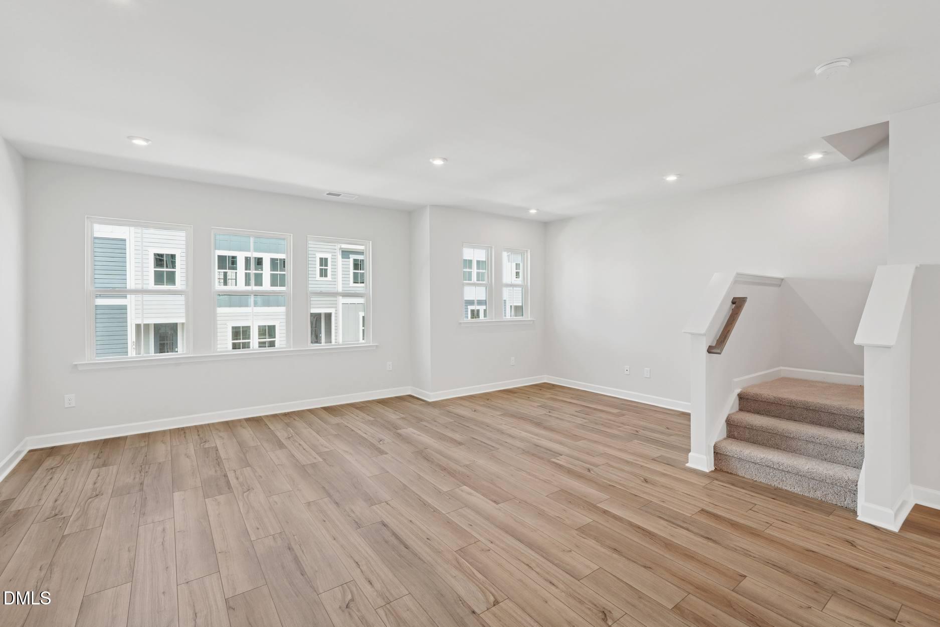 704 Hyperion Alley Property Photo 8