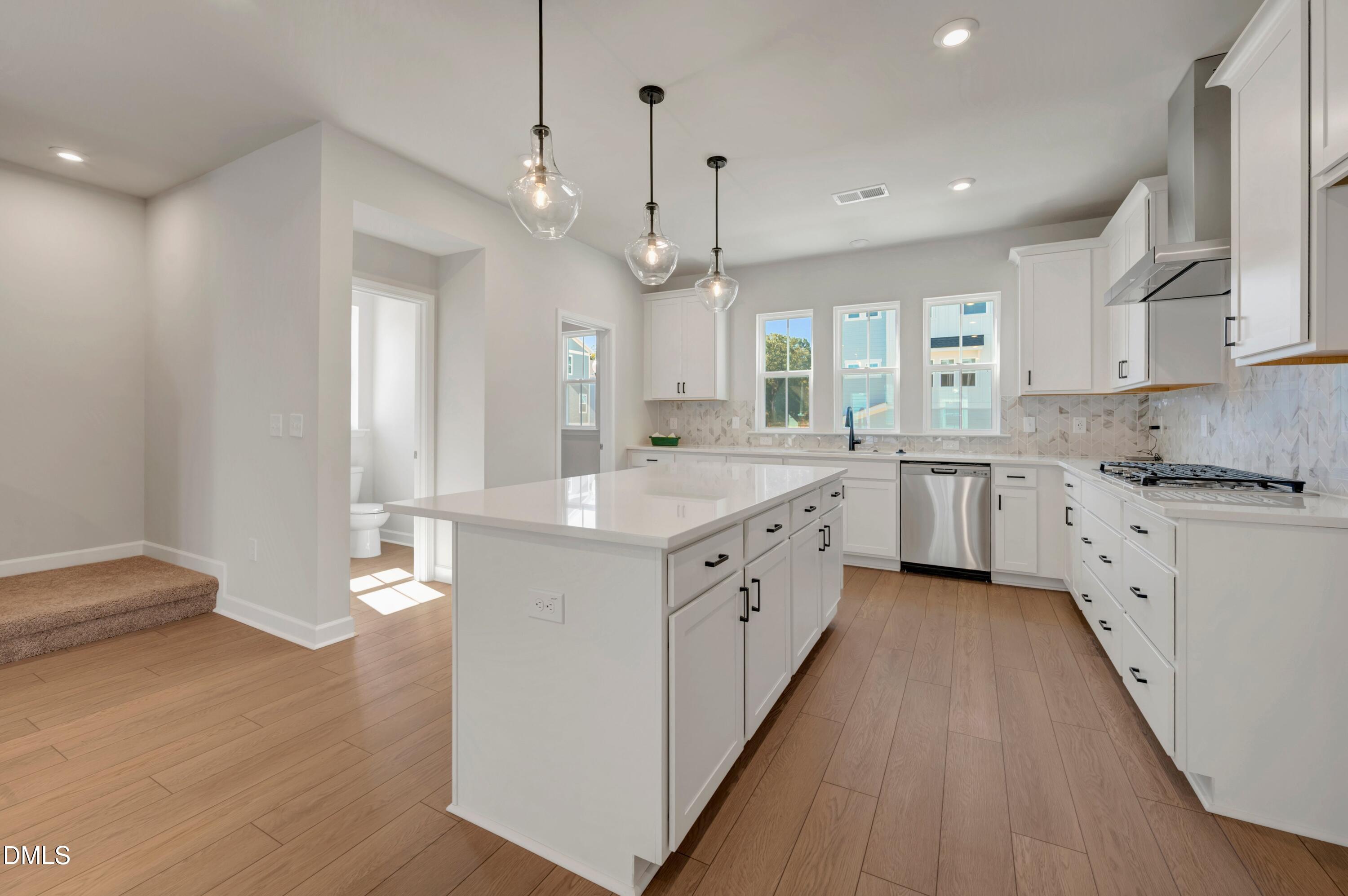710 Hyperion Alley Property Photo 2