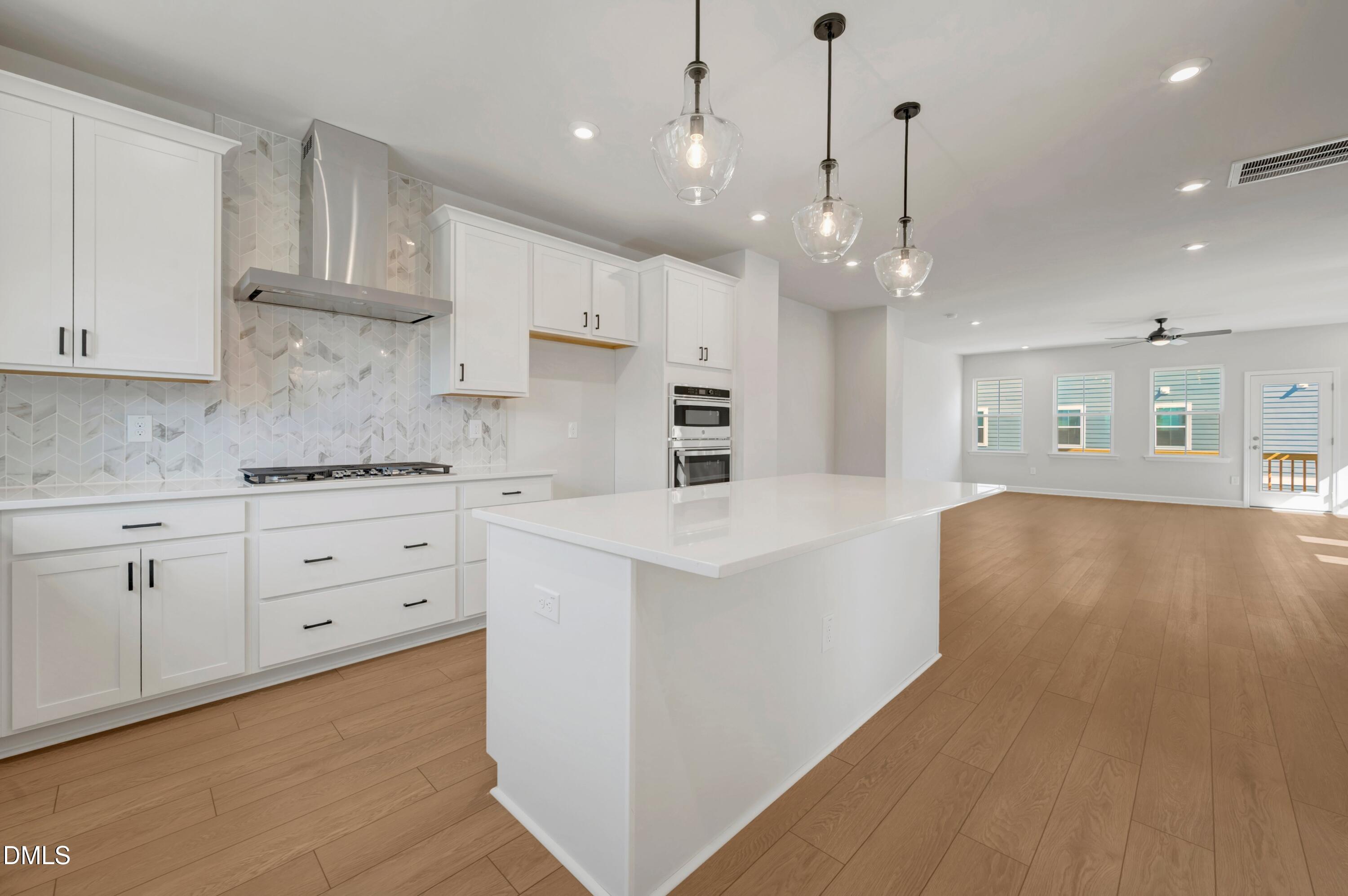 710 Hyperion Alley Property Photo 7