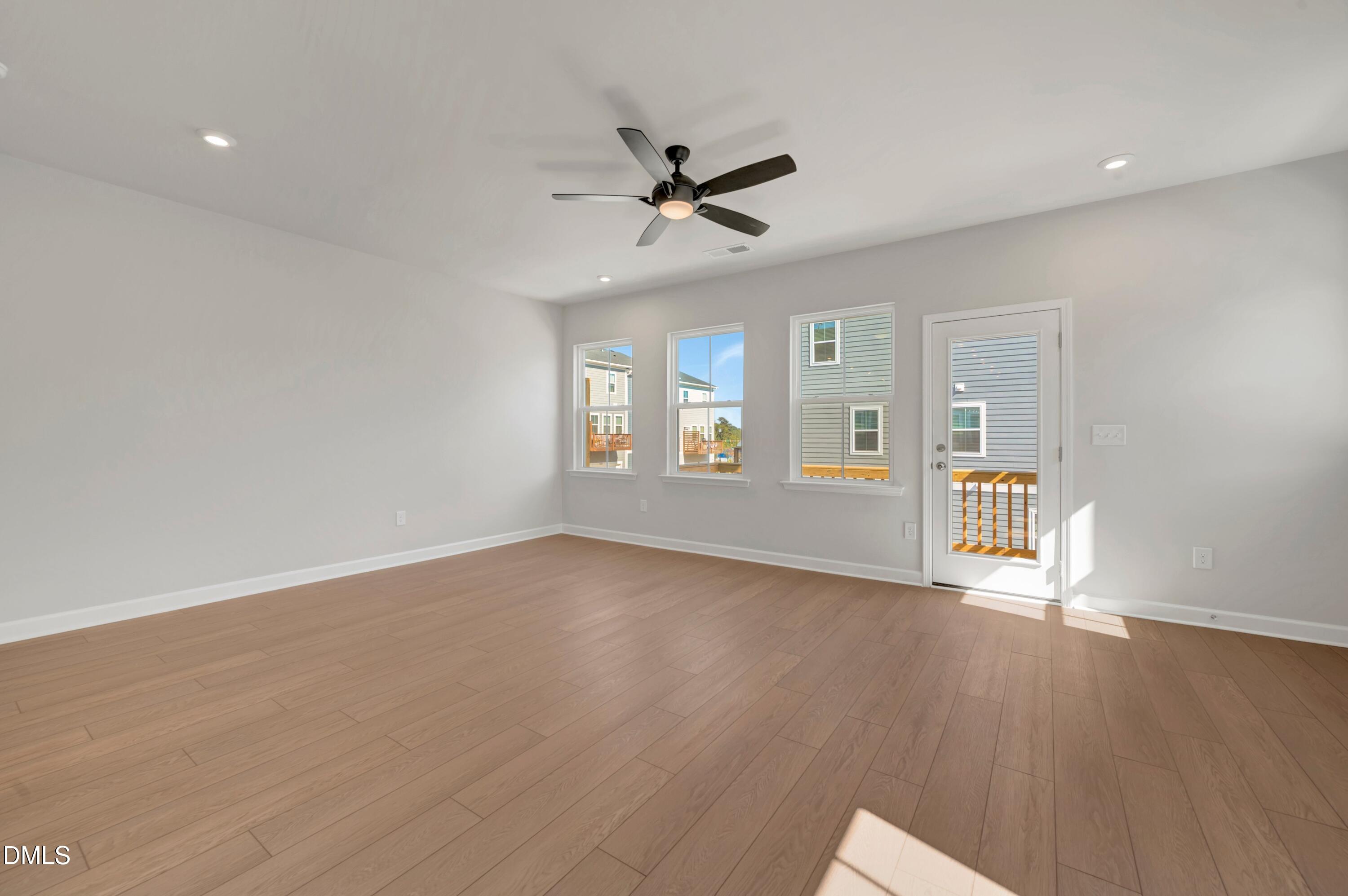 710 Hyperion Alley Property Photo 14