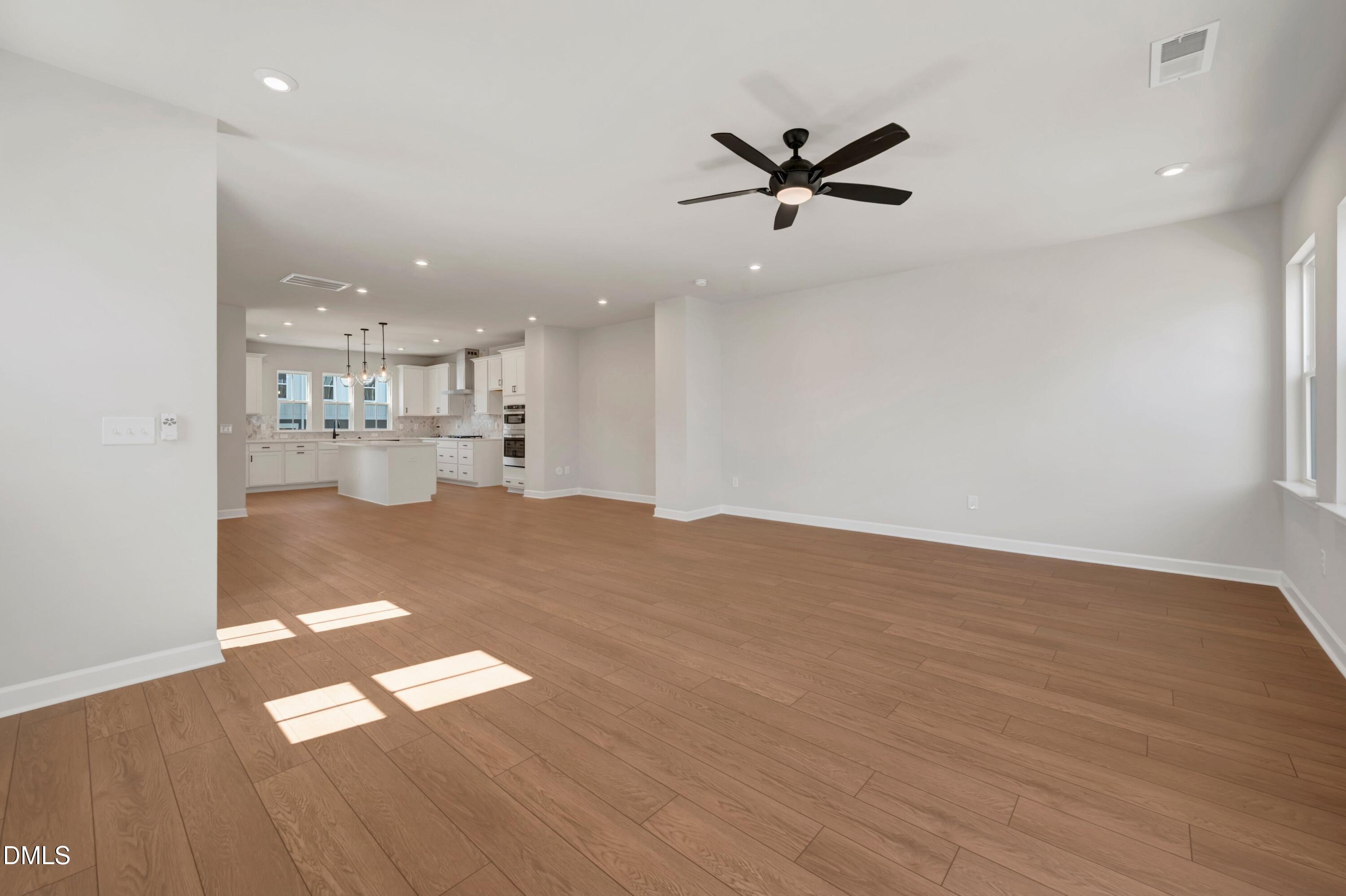710 Hyperion Alley Property Photo 15
