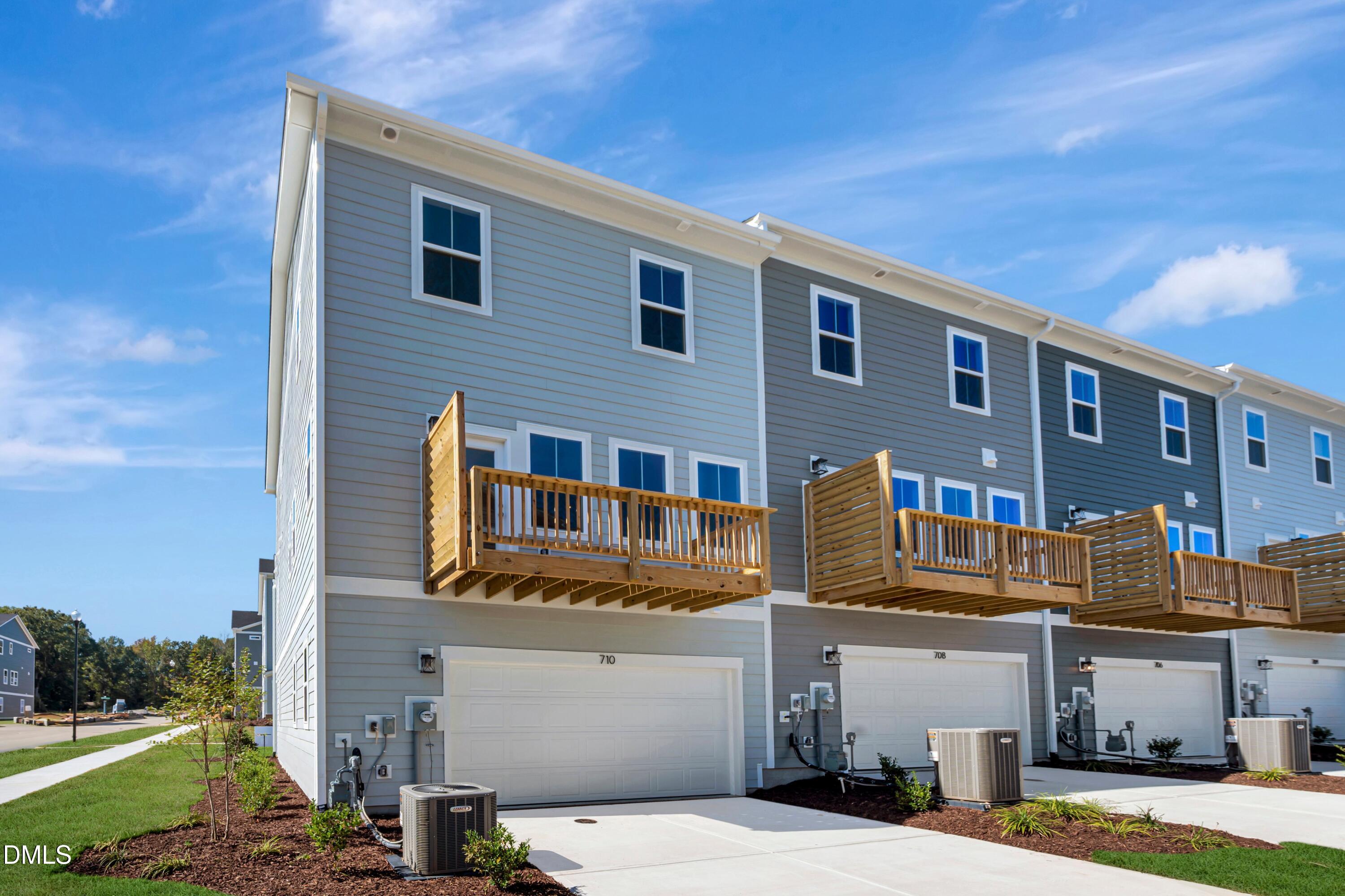 710 Hyperion Alley Property Photo 76