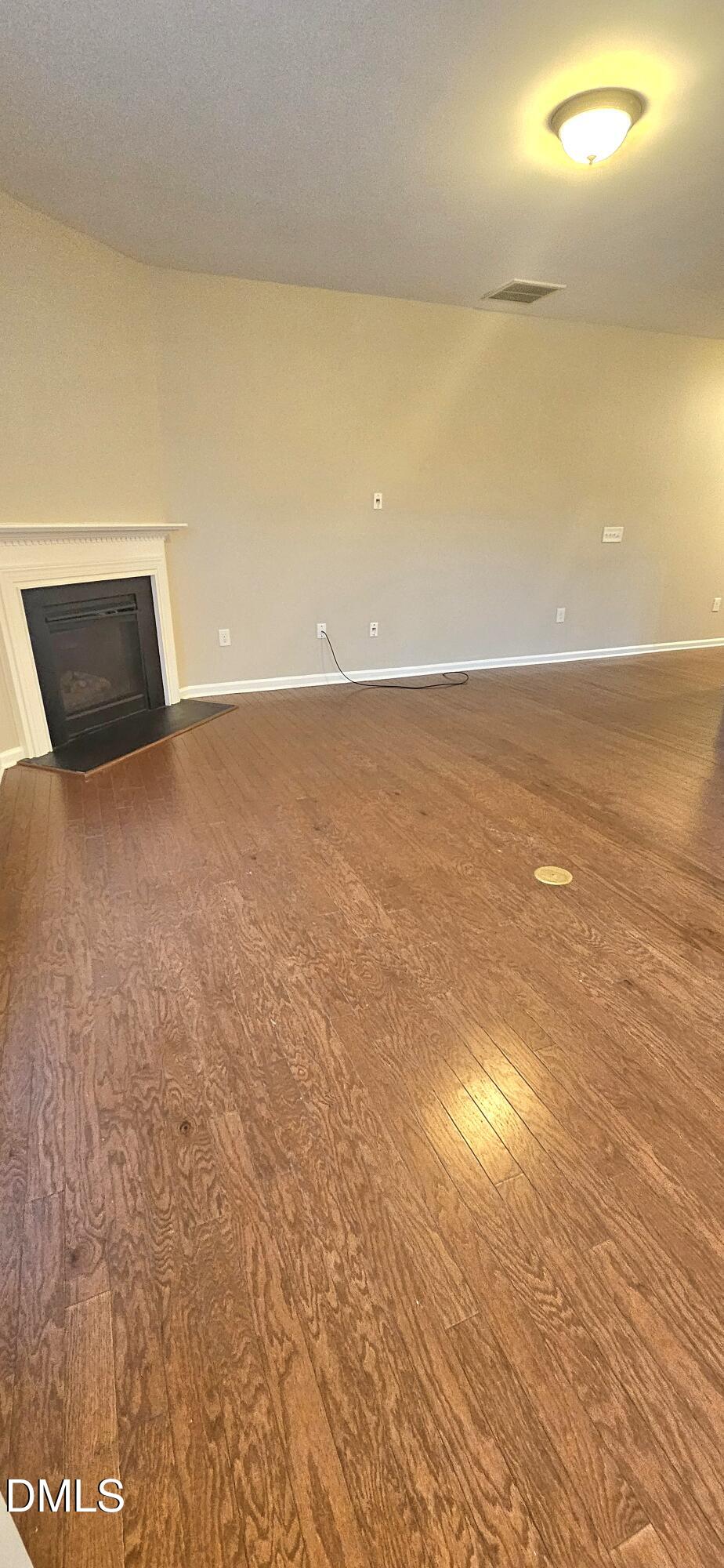 313 Brier Crossings Loop Property Photo 8