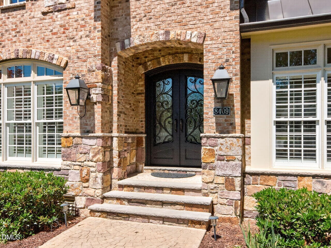 8409 Passage Marseille Court Property Photo 3