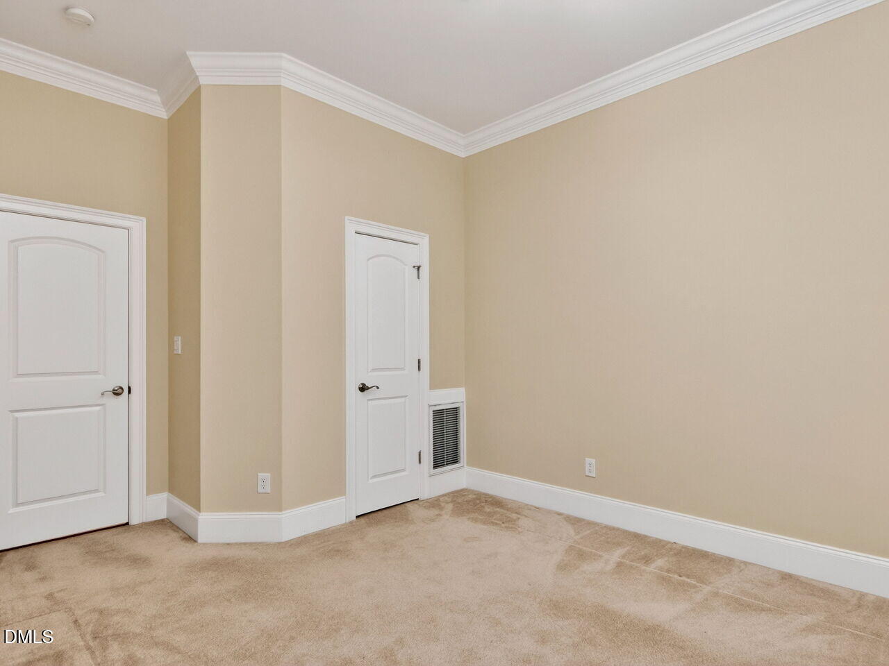 8409 Passage Marseille Court Property Photo 25