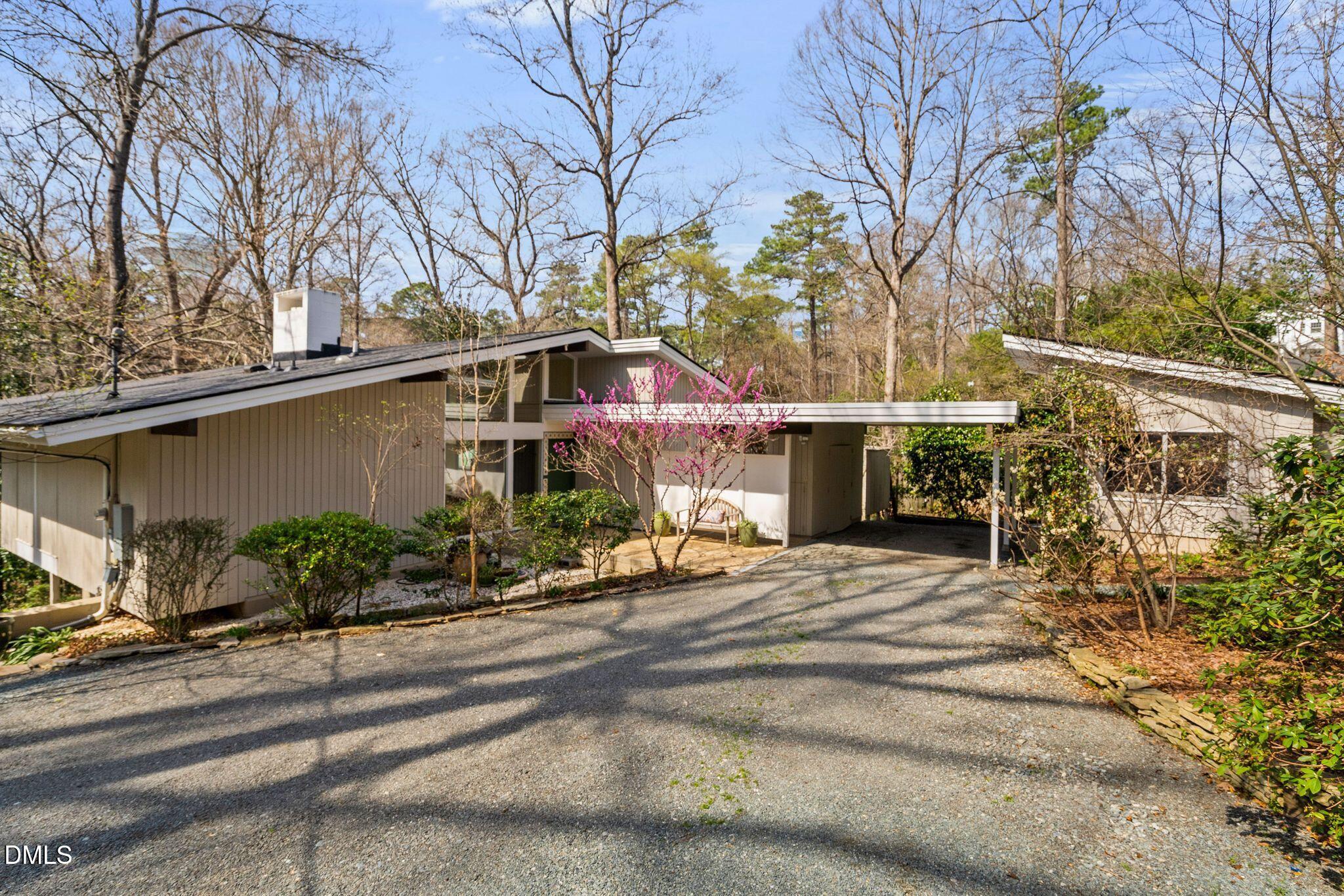 414 Westwood Drive Property Photo 1