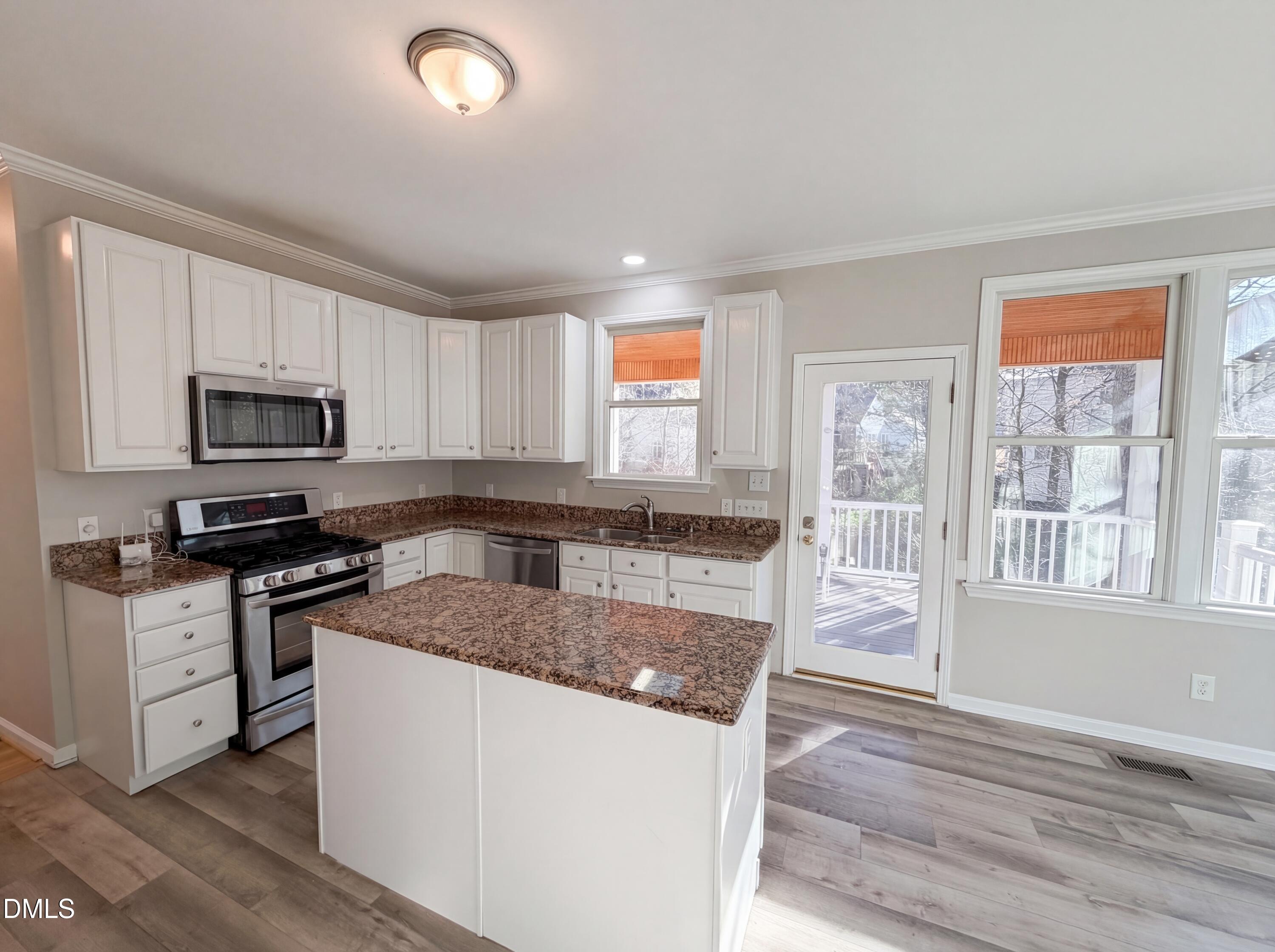 304 Arlington Ridge Ridge Property Photo 8