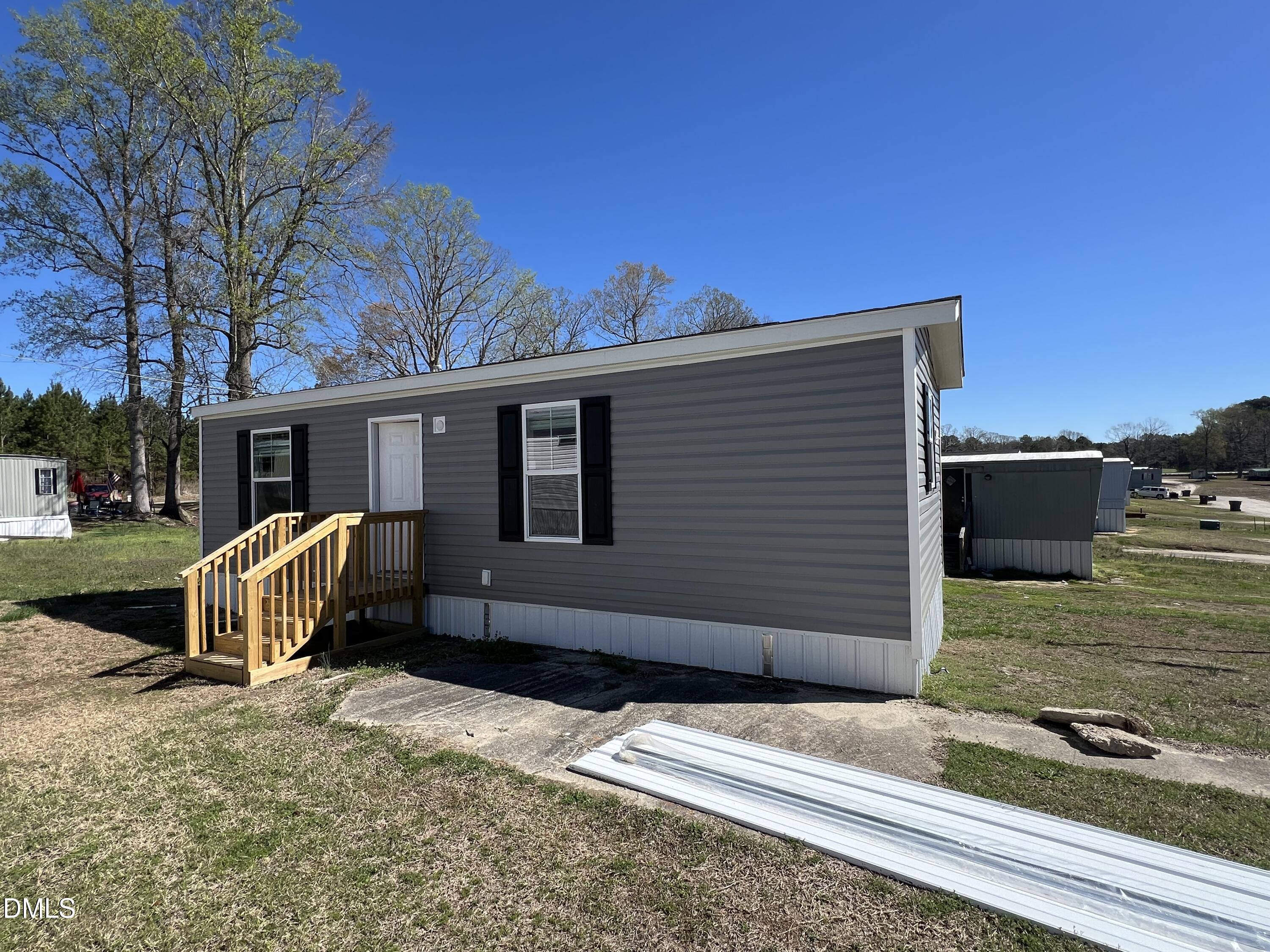 210 Pine Forest Loop Property Photo 1