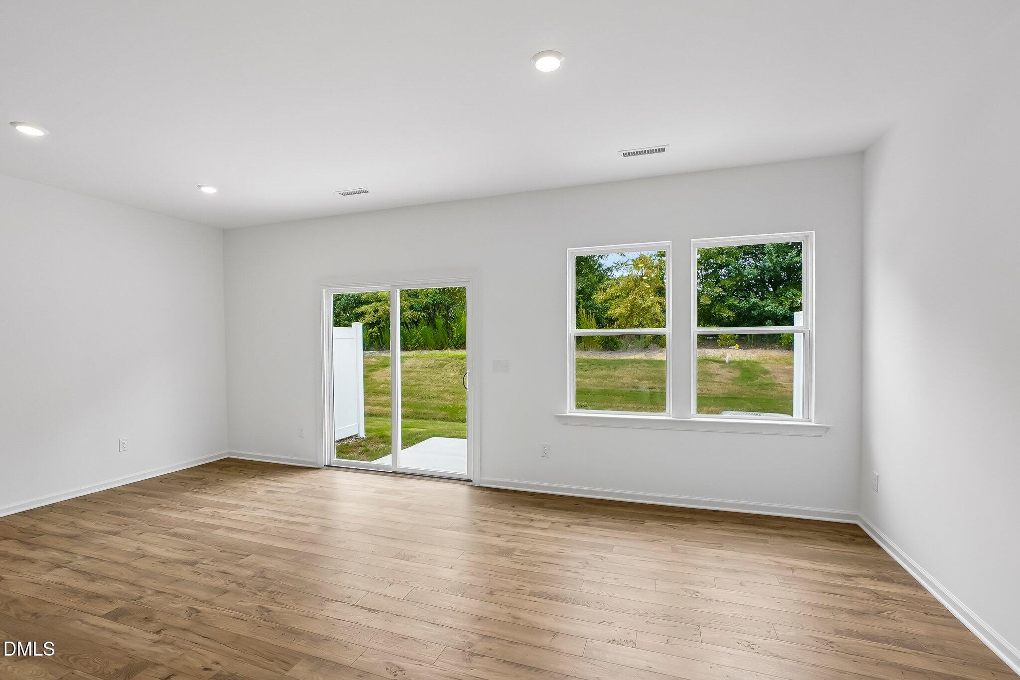 190 Hank Way Property Photo 11