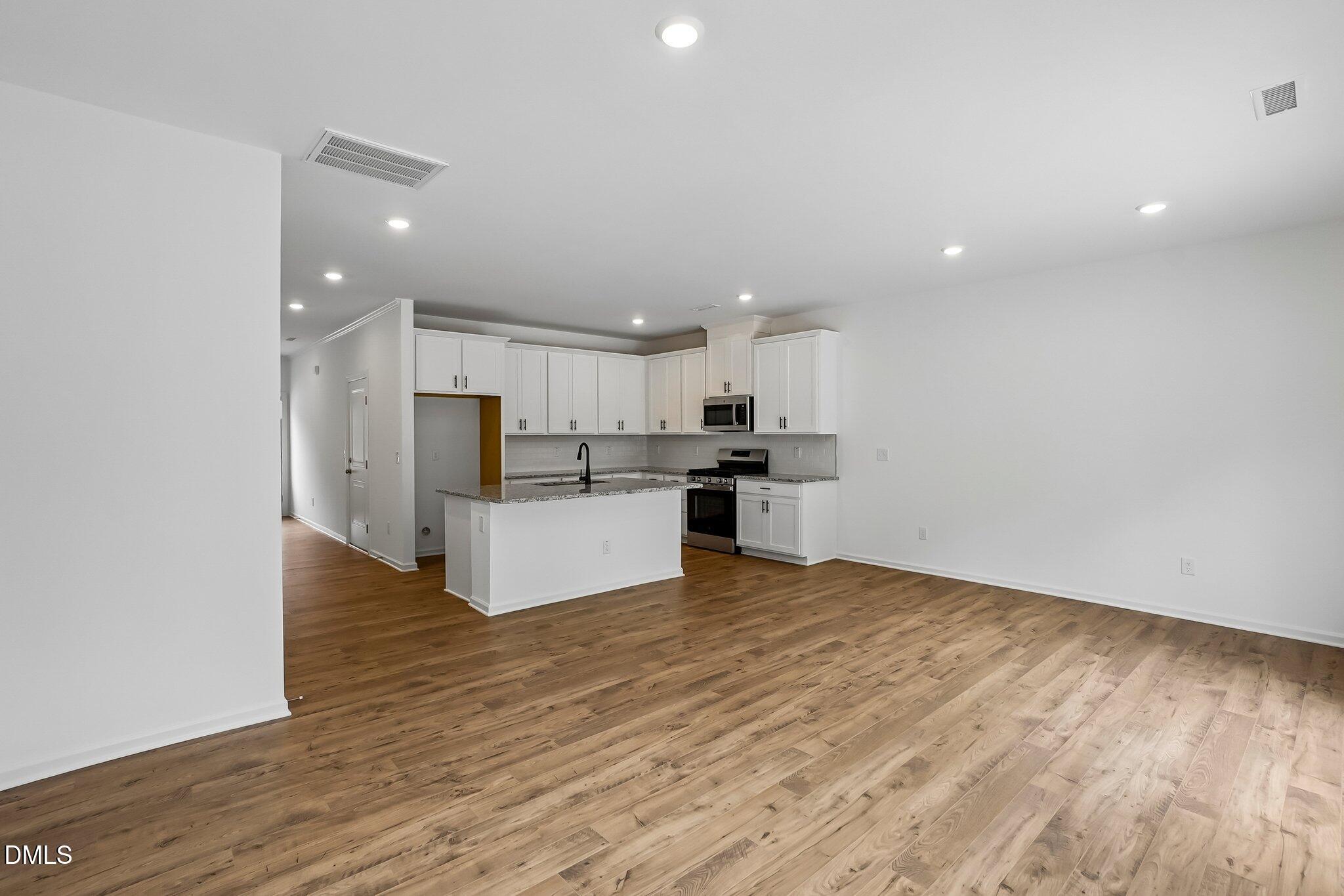 190 Hank Way Property Photo 12