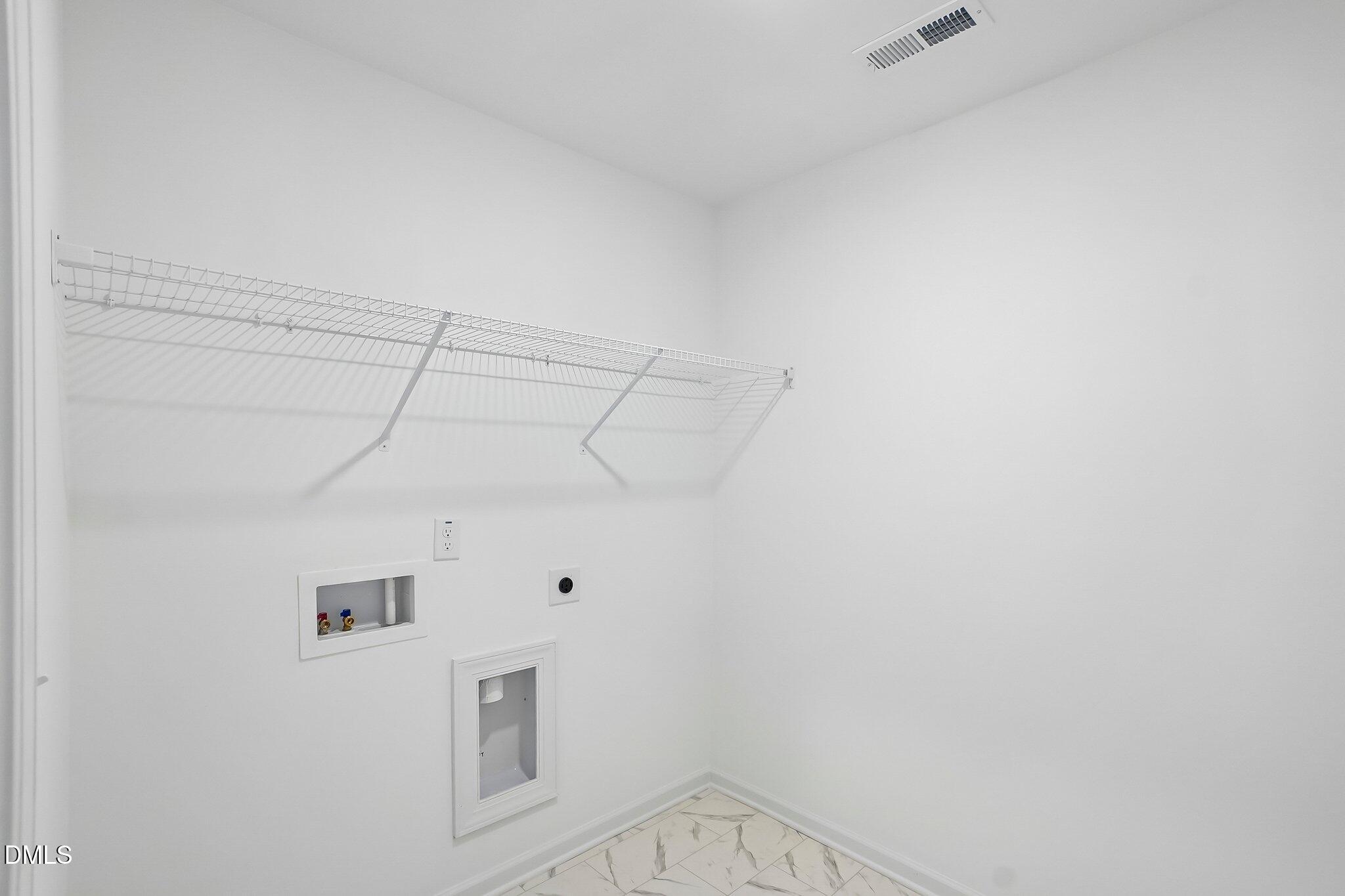 190 Hank Way Property Photo 28