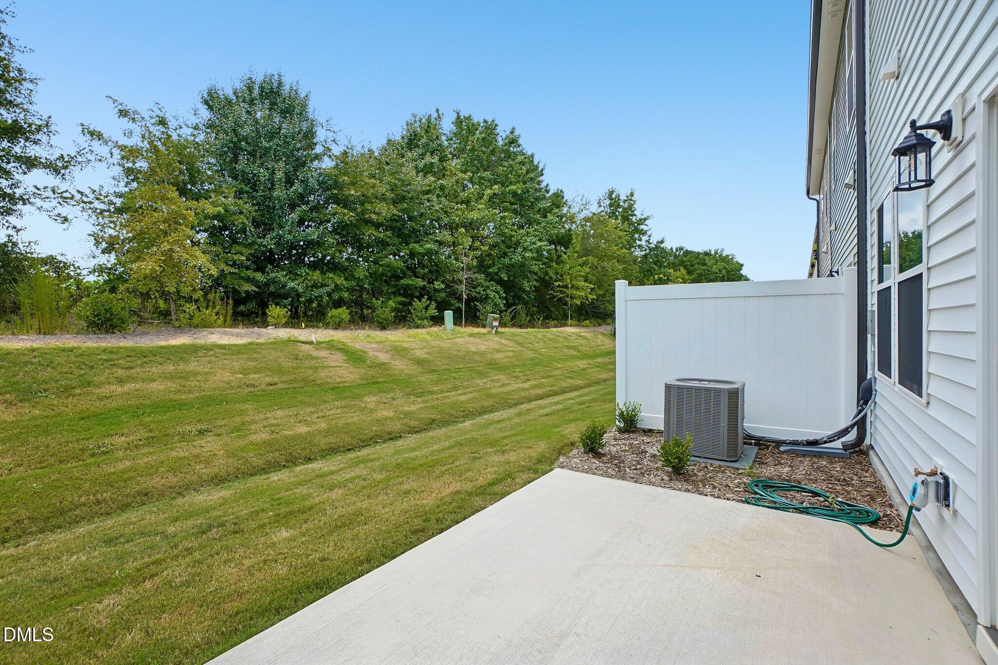 190 Hank Way Property Photo 31